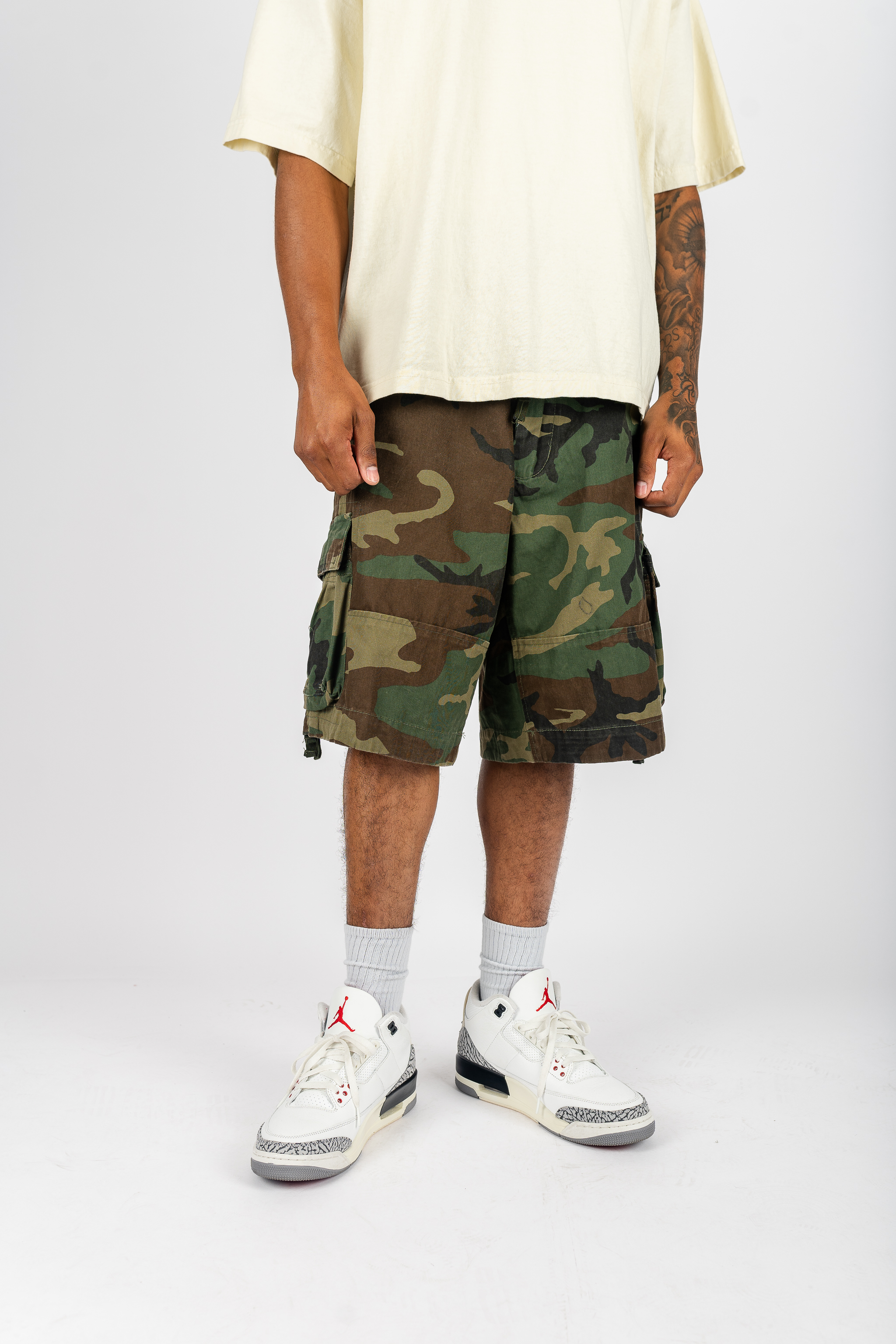 Superline Superline Vintage Utility Cargo Shorts — detail shot 6