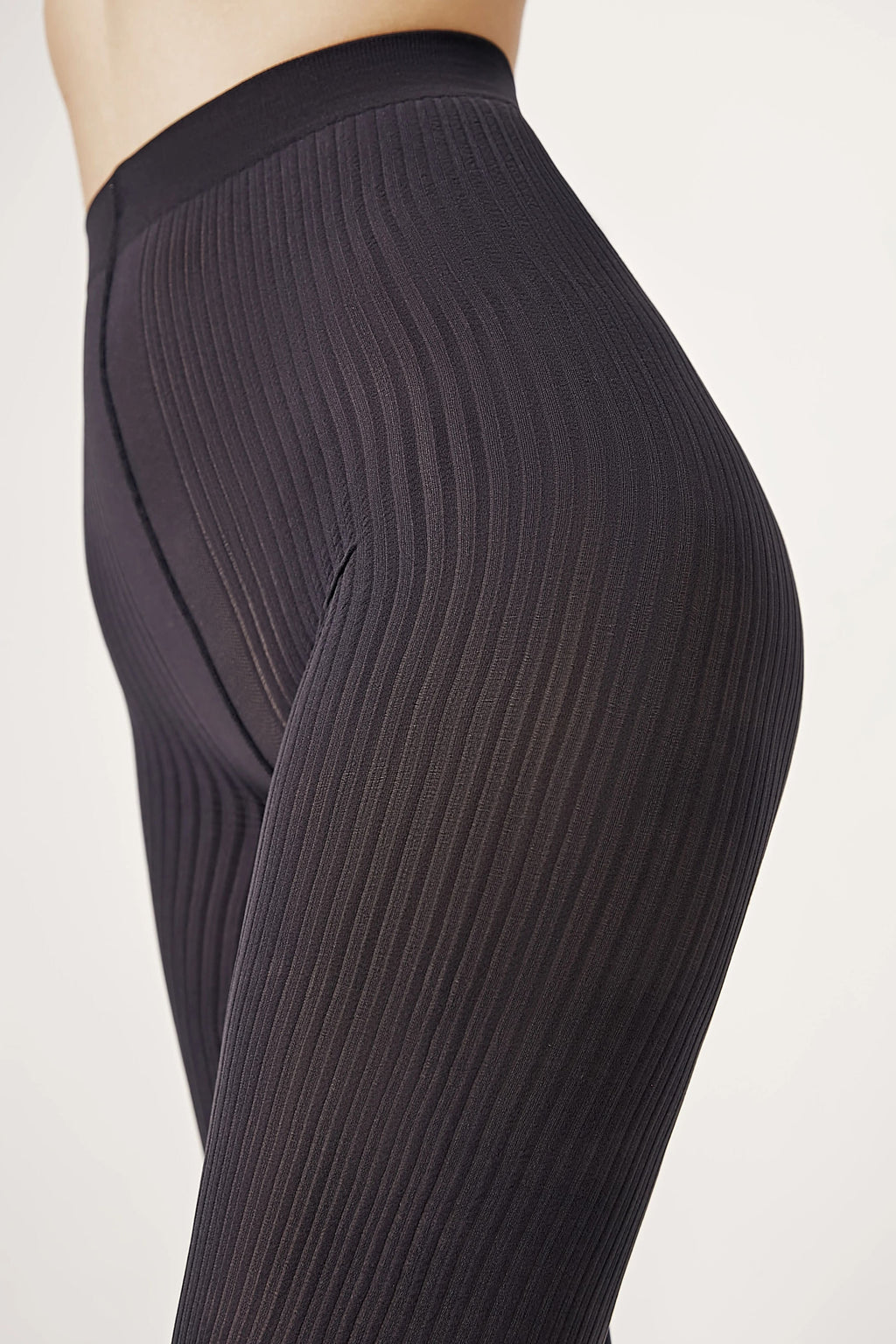 TheRanok.com Fantasy Leggings Conte Casual 100 Den - Matte Finish — comparison shot