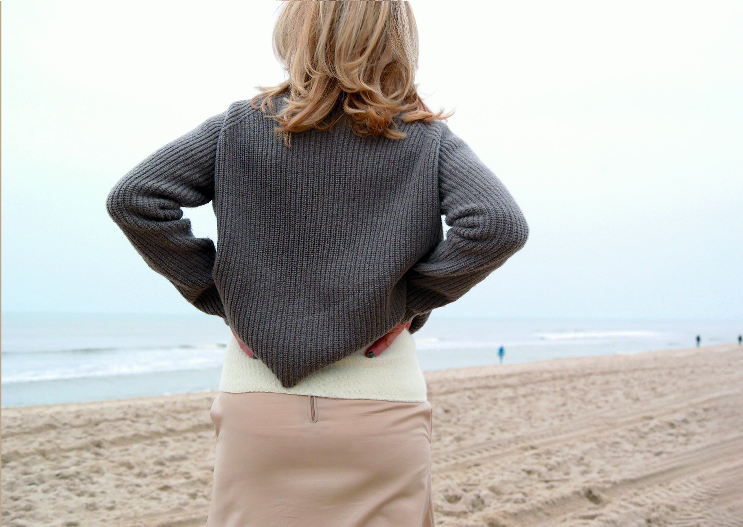 Silverlyne Warmers | Backwarmer (Women's, Medium Insulation) — side view