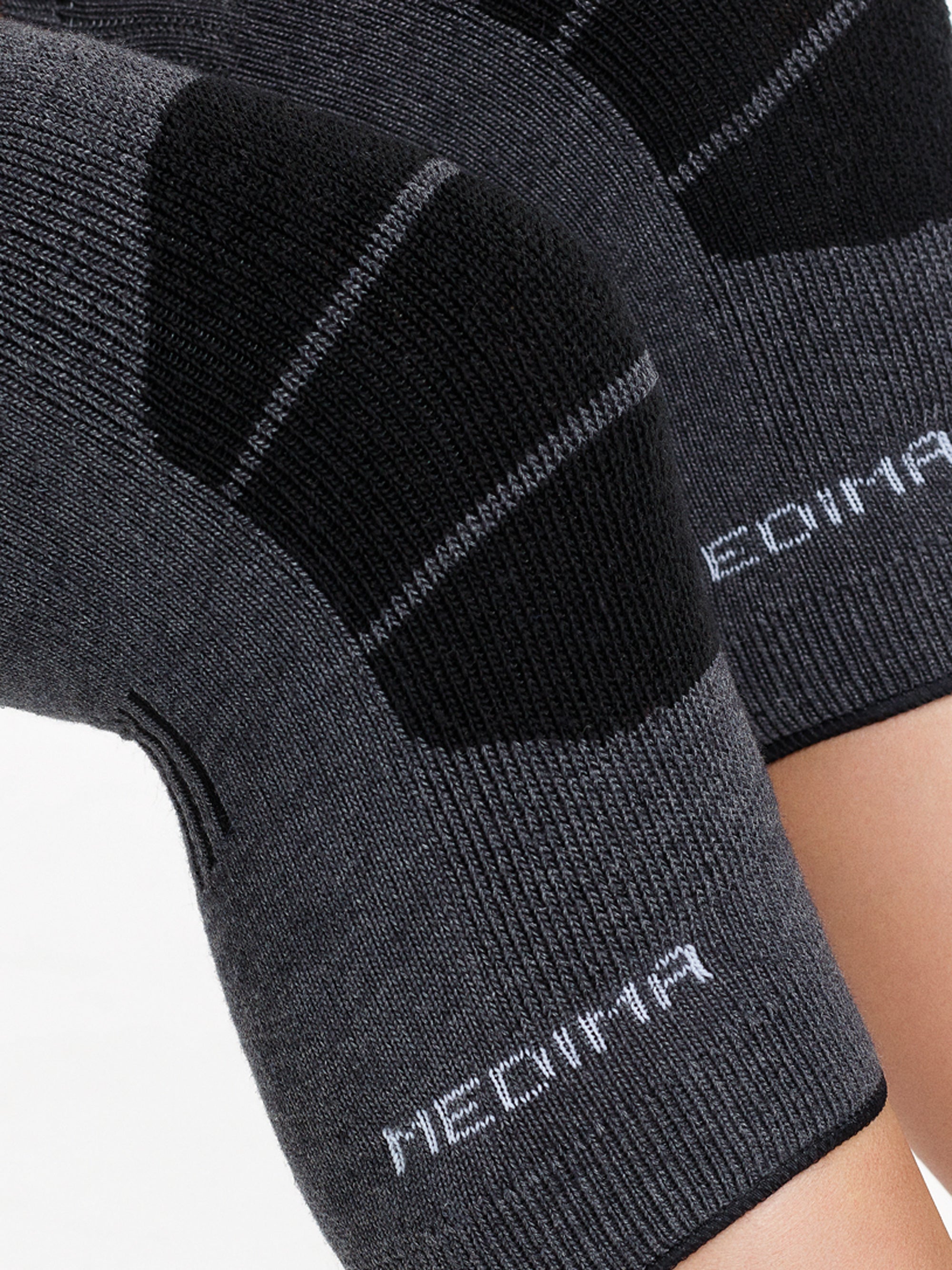 Silverlyne Warmers | Knee warmer, sport (Unisex) — lifestyle context
