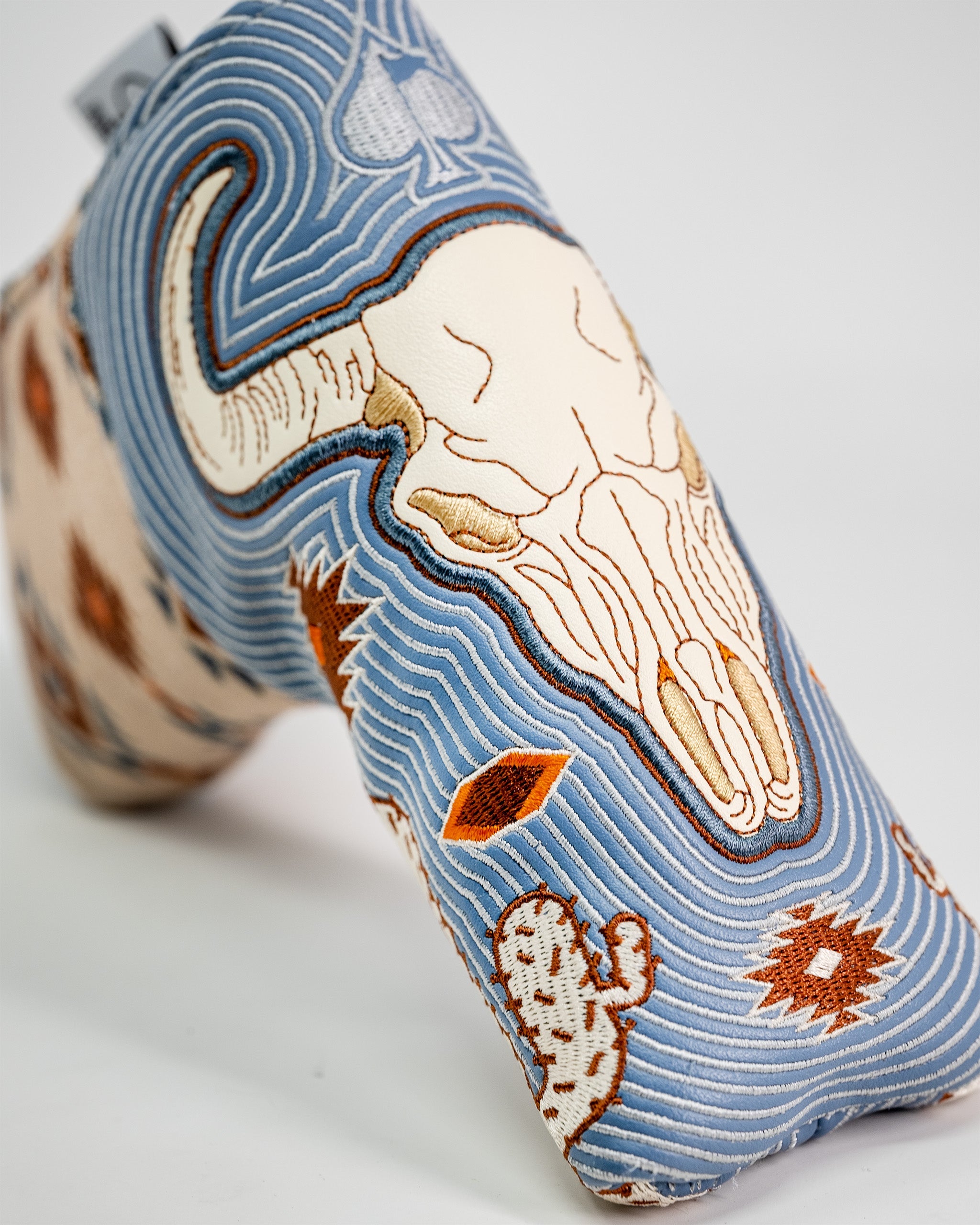 Pins and Aces Western Aesthetic - Blade Putter Cover — side view