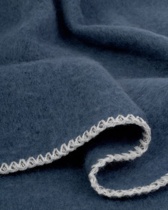 KADOU BOUTIQUE Whipstitch Scarf — color detail