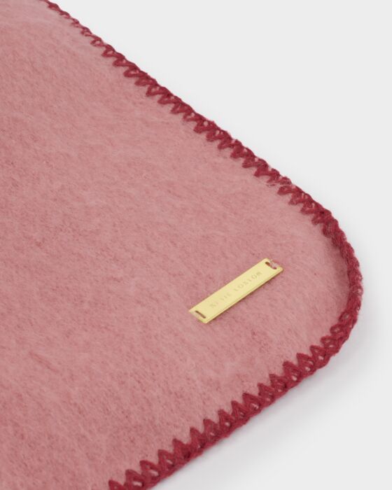 KADOU BOUTIQUE Whipstitch Scarf — detail close-up