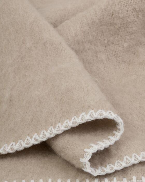 KADOU BOUTIQUE Whipstitch Scarf — alternative angle