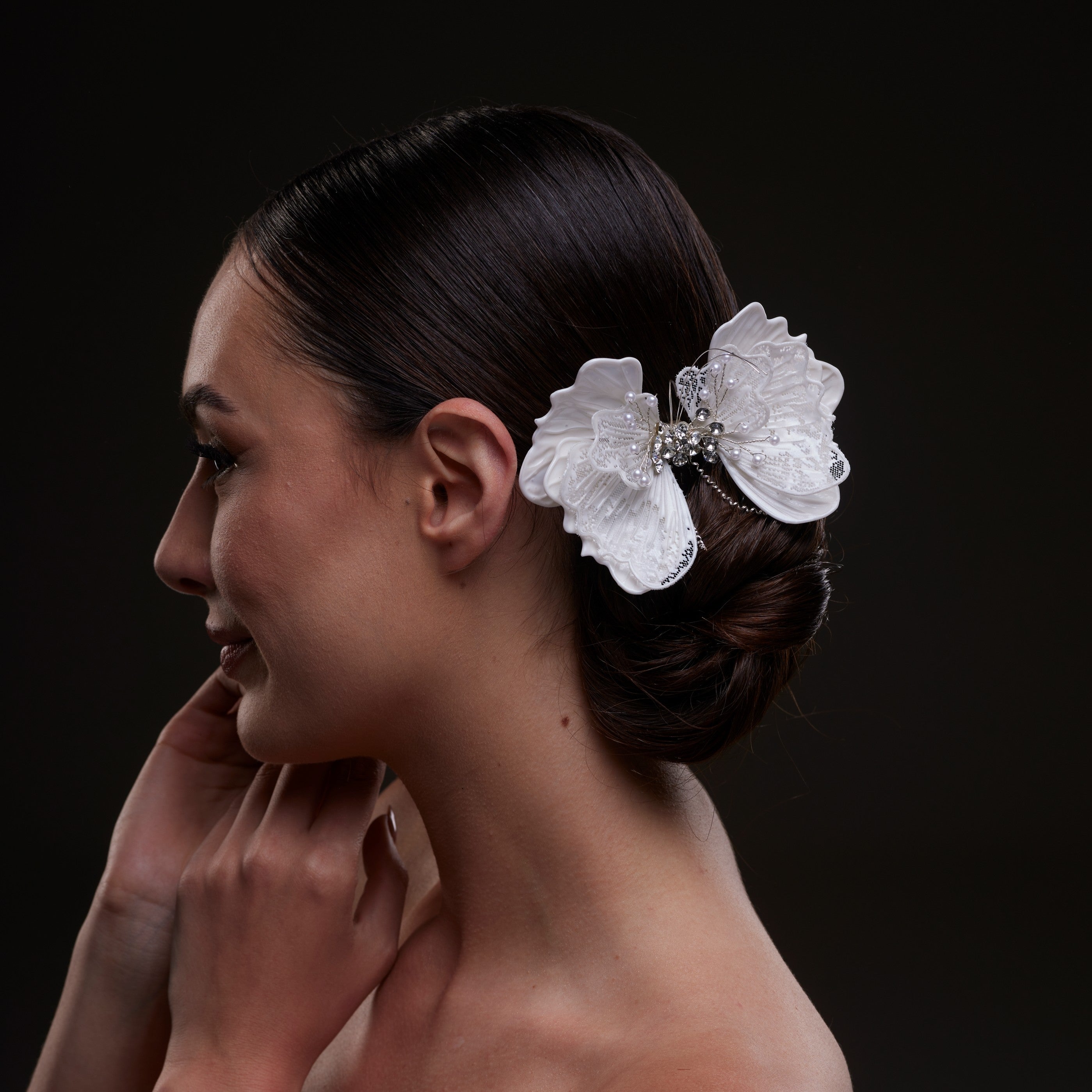 White Butterfly Flower Hair Comb – Bridal Port, view 2