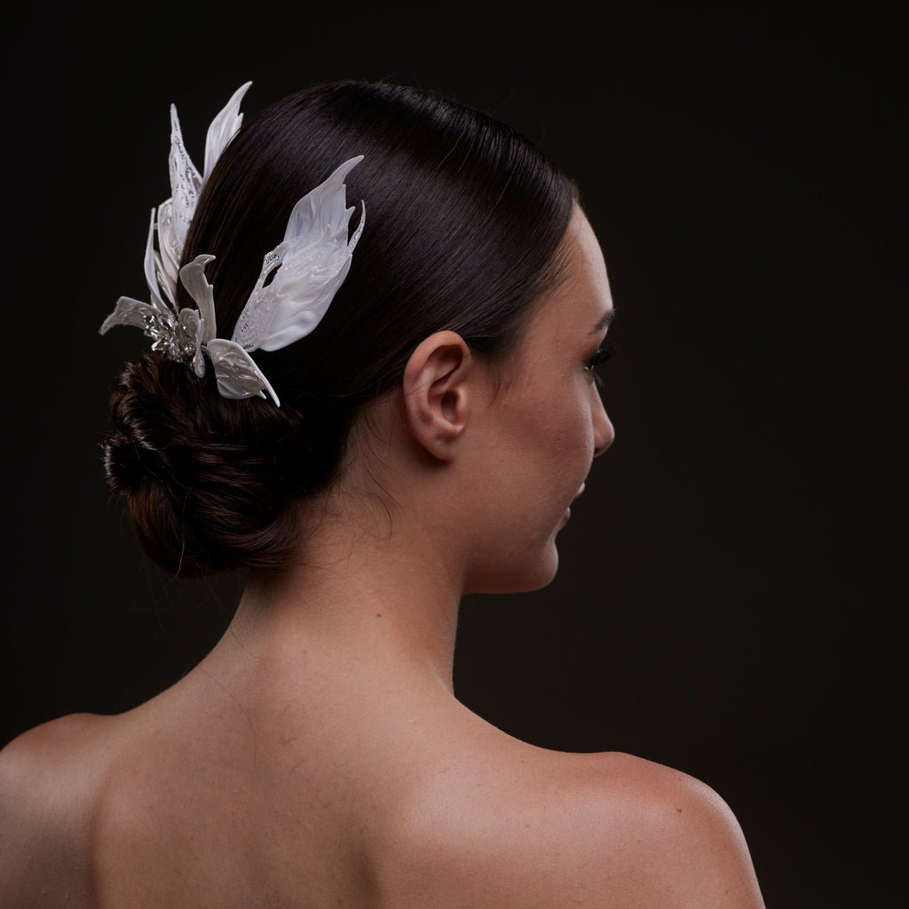 White Feather Petal Bridal Hair Comb – Bridal Port, view 2