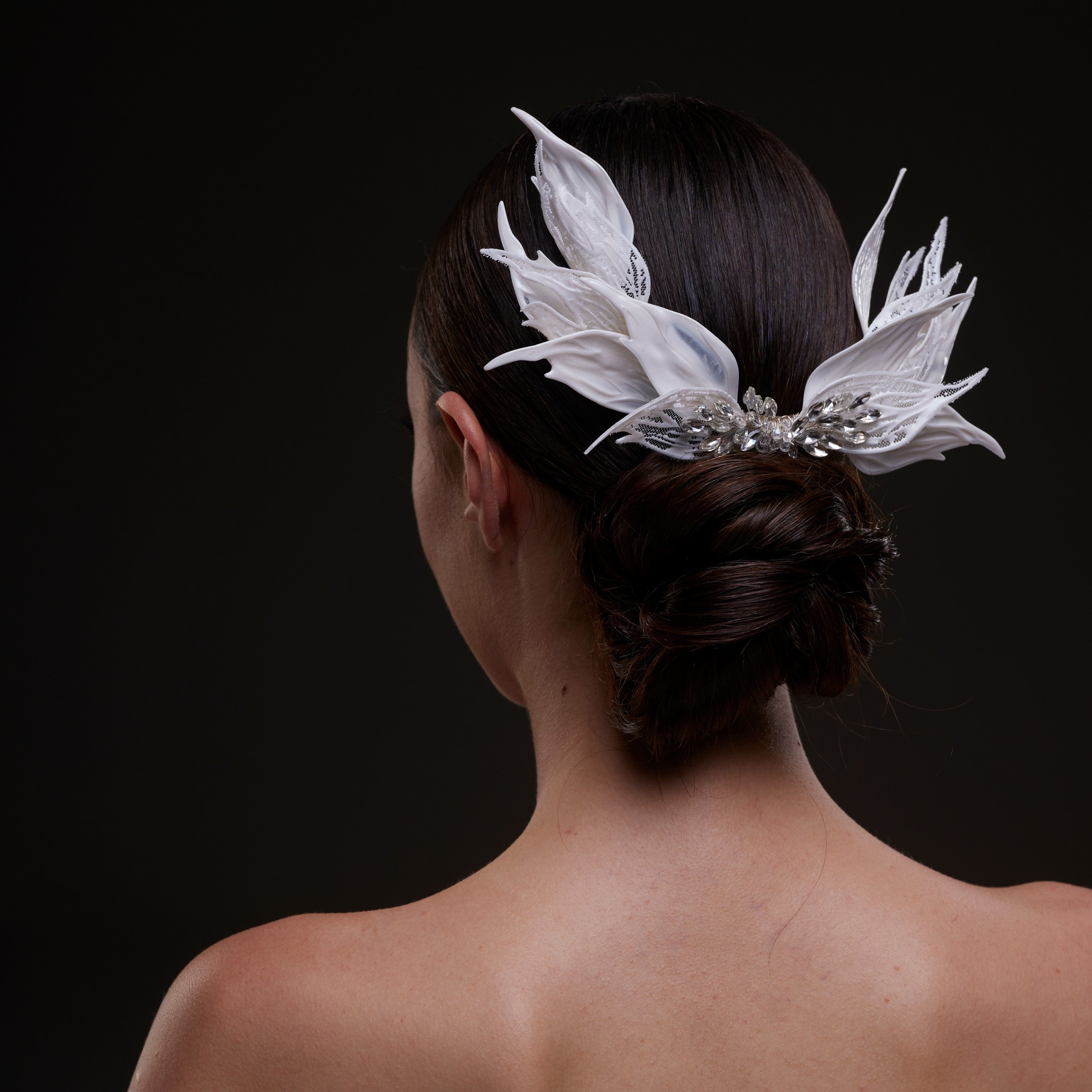 White Feather Petal Bridal Hair Comb – Bridal Port, view 5