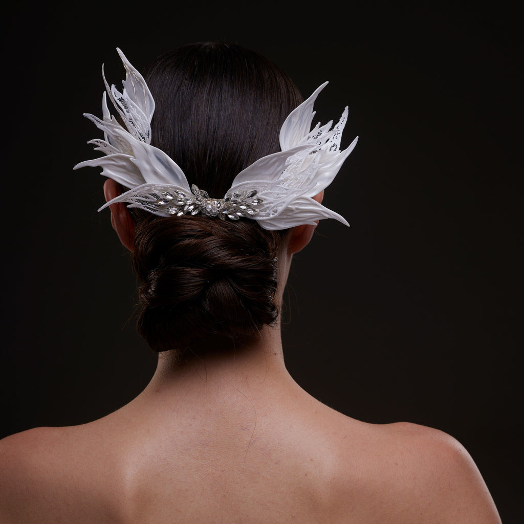 White Feather Petal Bridal Hair Comb – Bridal Port, view 6