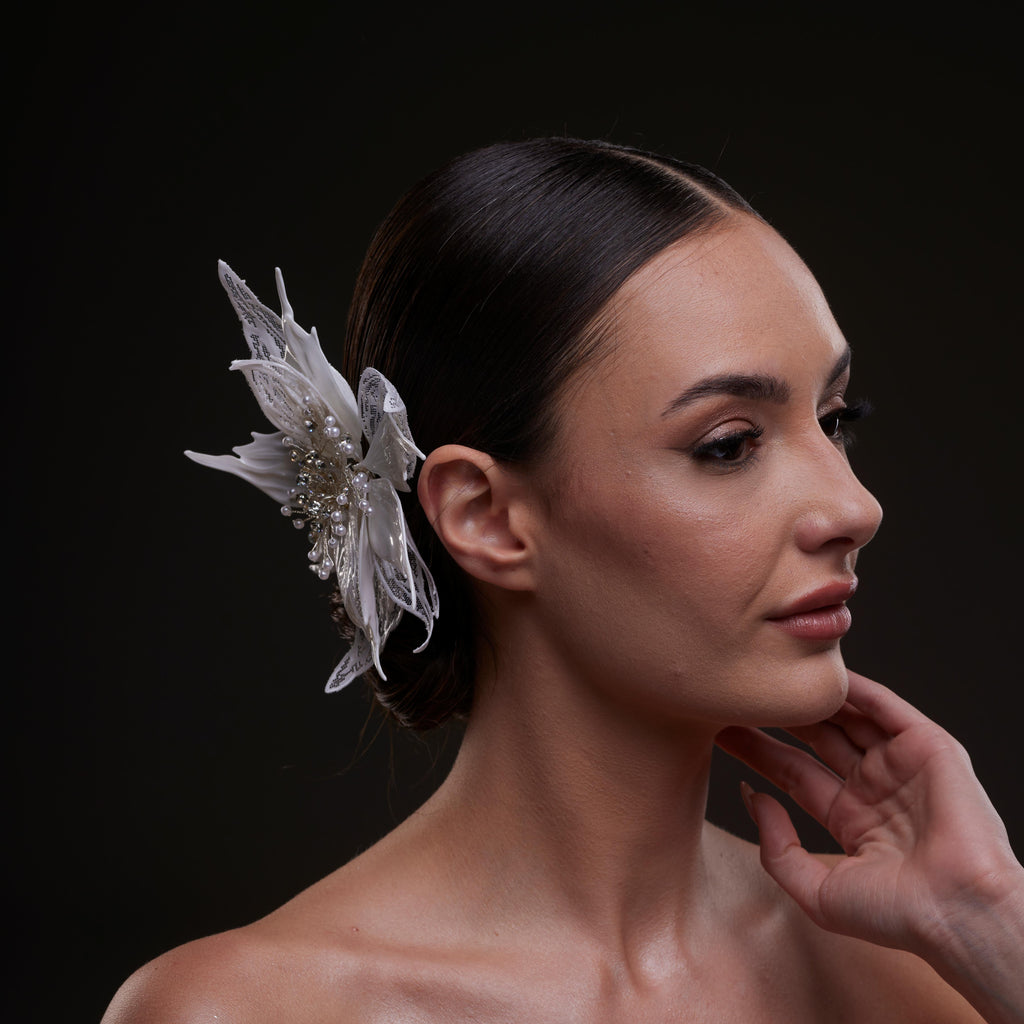 Large White Flower Bridal Hair Comb – Bridal Port, view 4