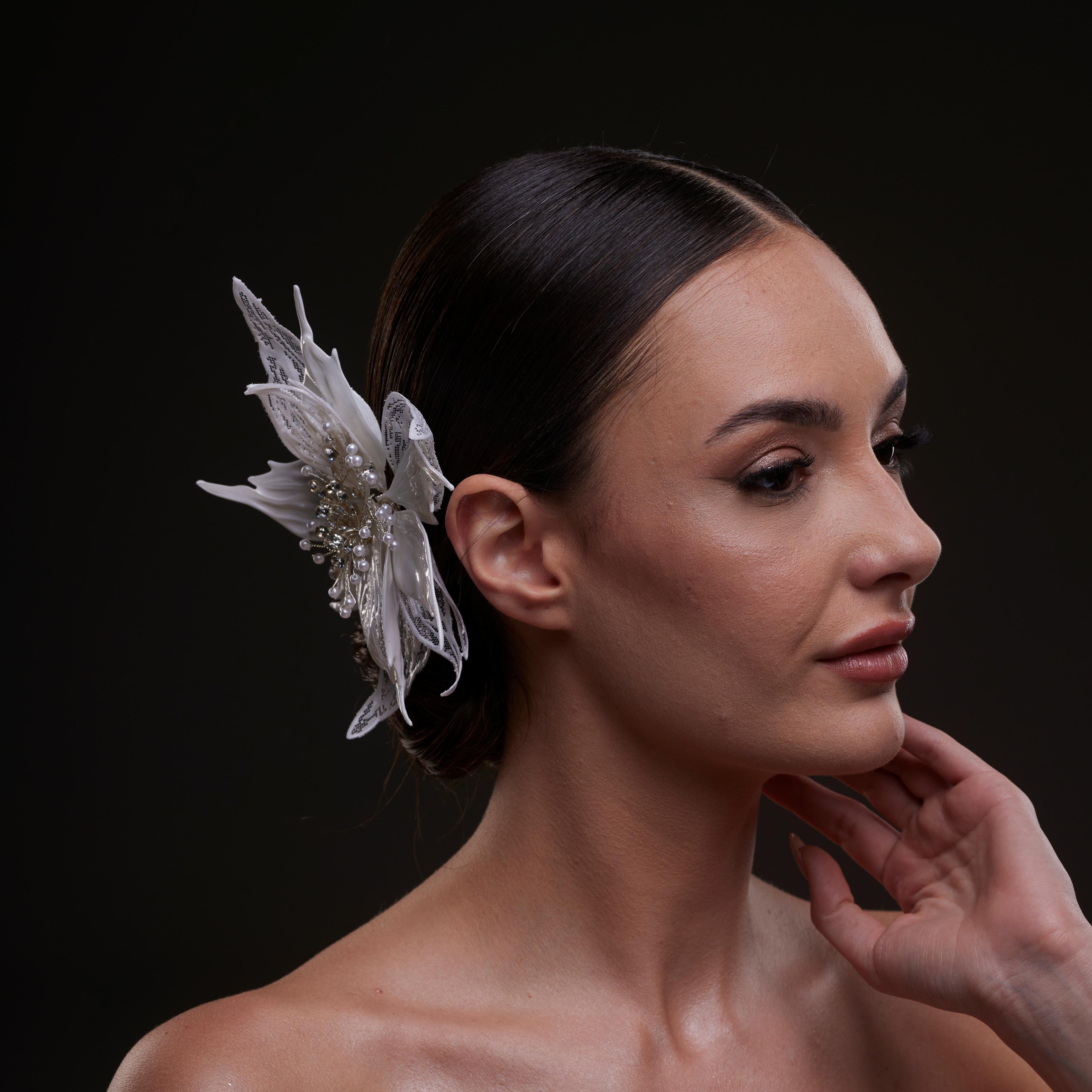 Large White Flower Bridal Hair Comb – Bridal Port, view 4