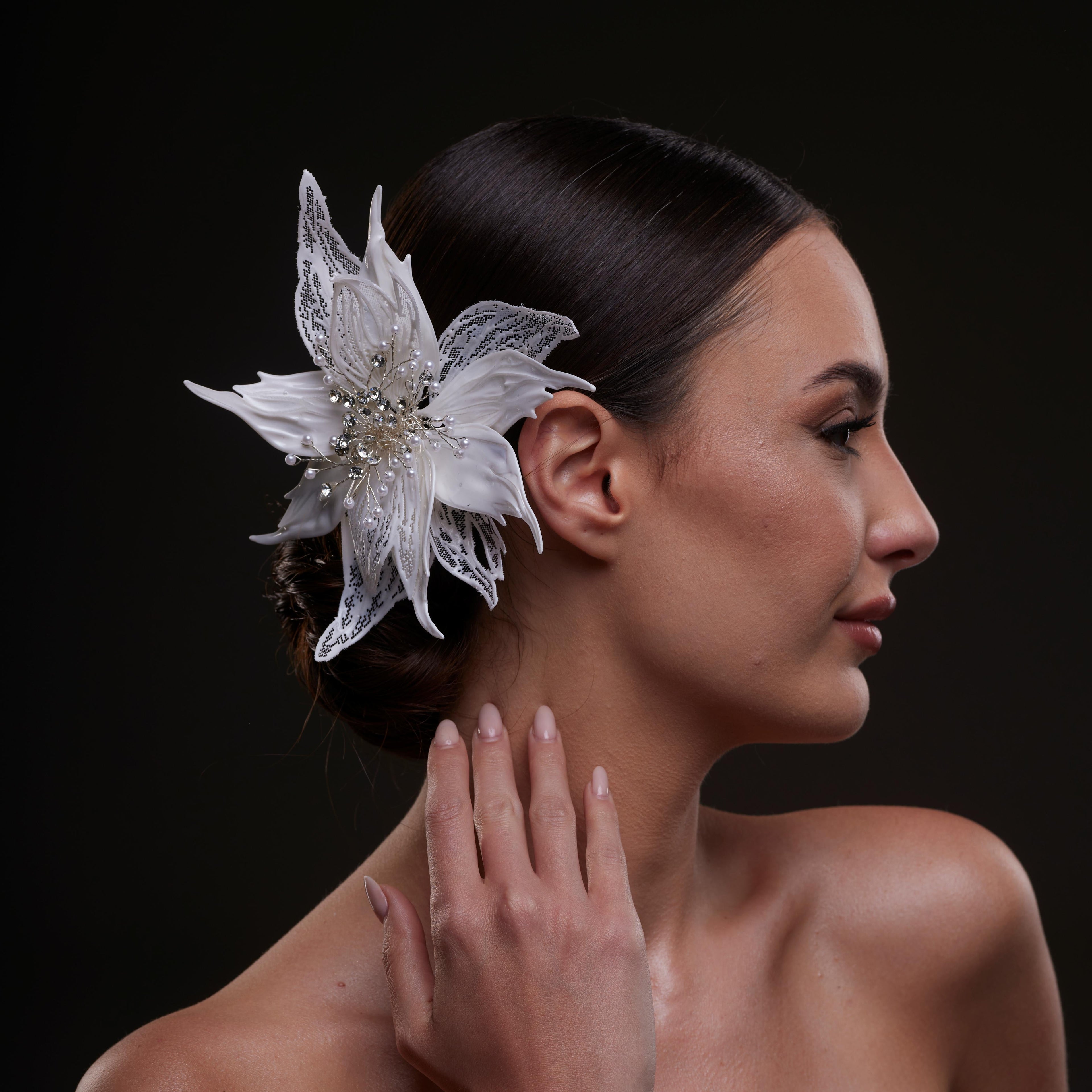 Large White Flower Bridal Hair Comb – Bridal Port, view 7