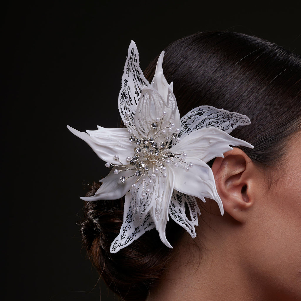 Large White Flower Bridal Hair Comb – Bridal Port, view 3