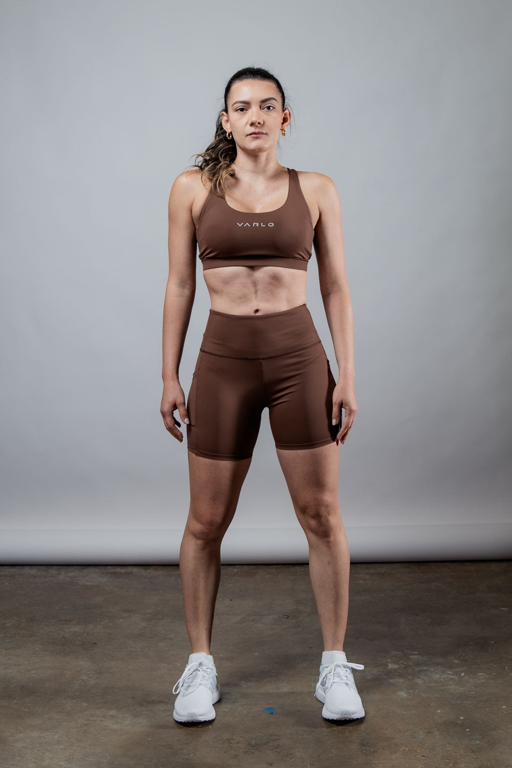 Varlo Women's SOHO Fitness Shorts 5" (City Mocha) — Varlo branding close-up