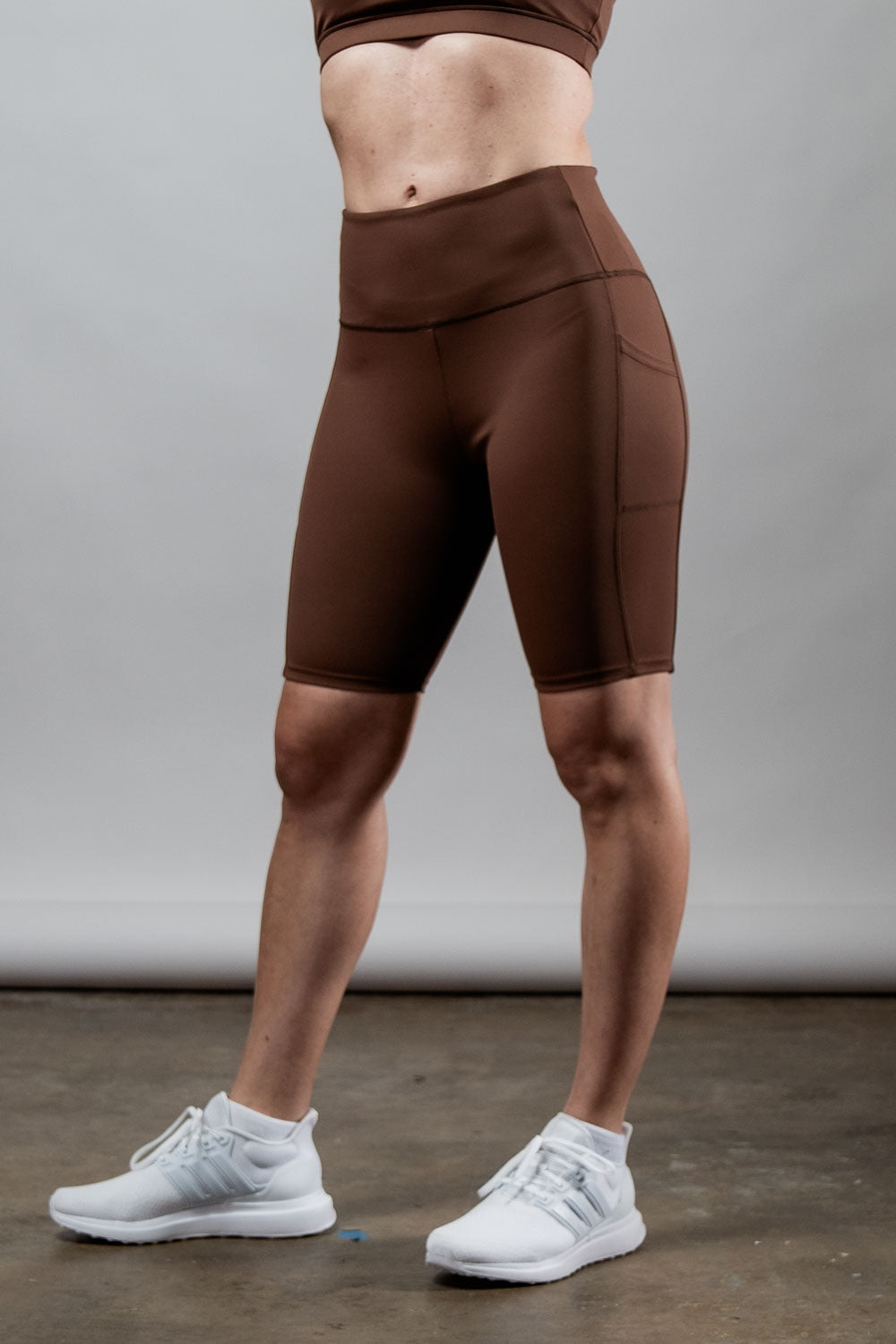 Varlo Women's SOHO Fitness Shorts 8" (City Mocha) — detail shot 9