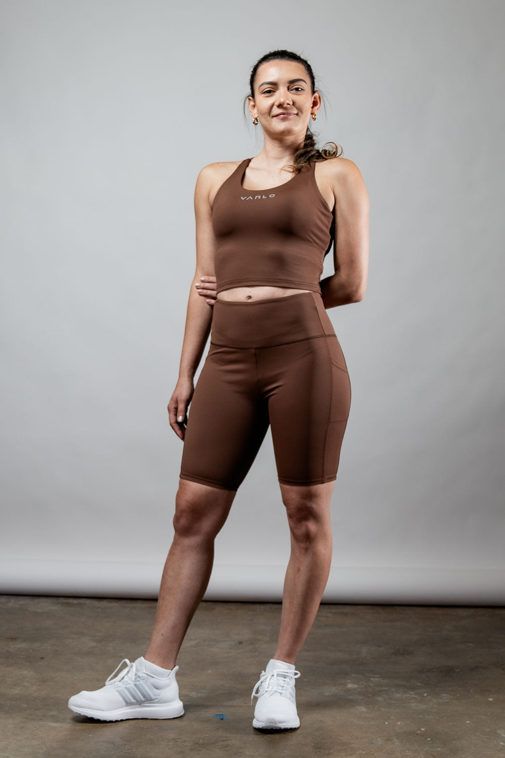 Varlo Women's SOHO Fitness Shorts 8" (City Mocha) — detail shot 10