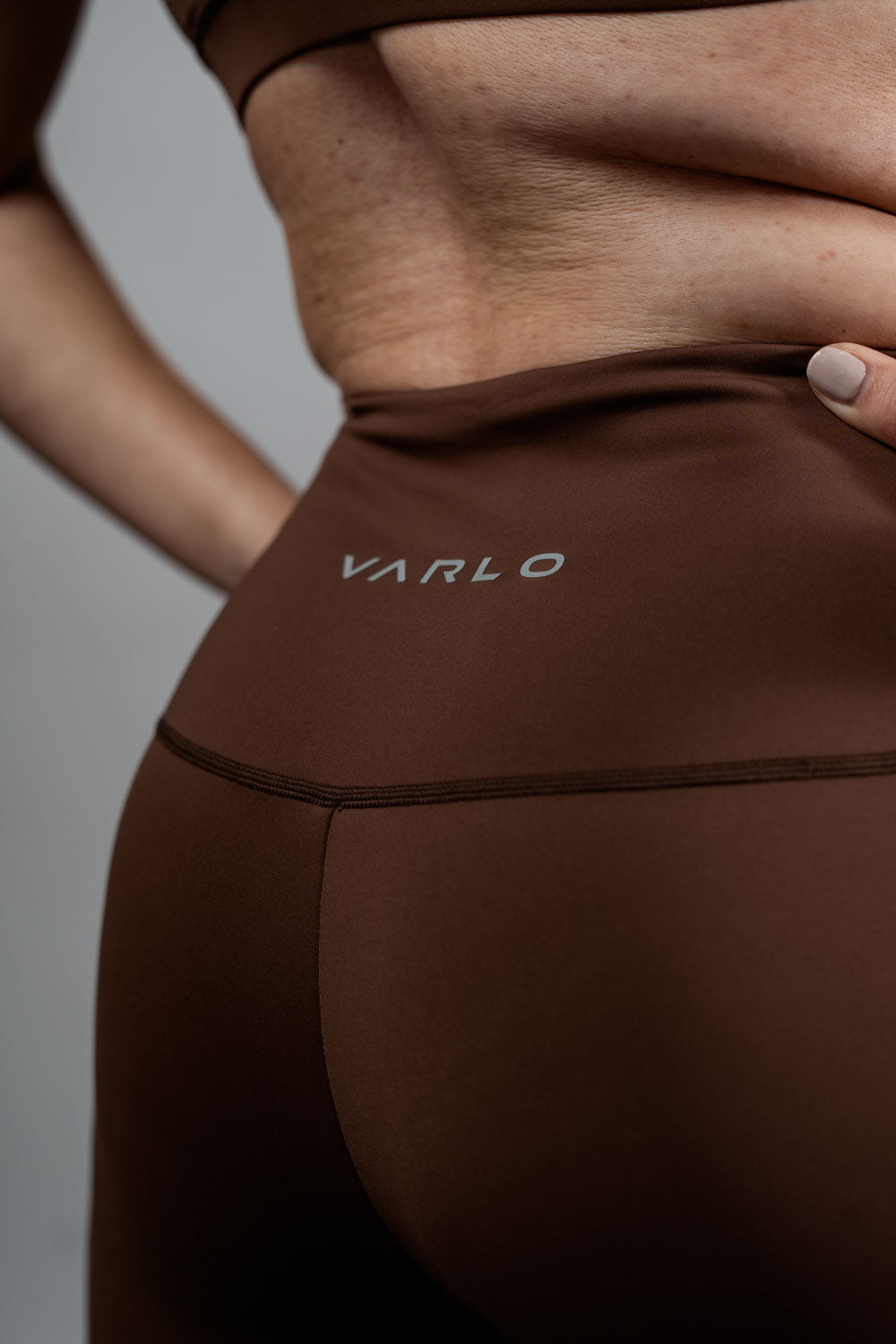 Varlo Women's SOHO Fitness Shorts 8" (City Mocha) — detail shot 6