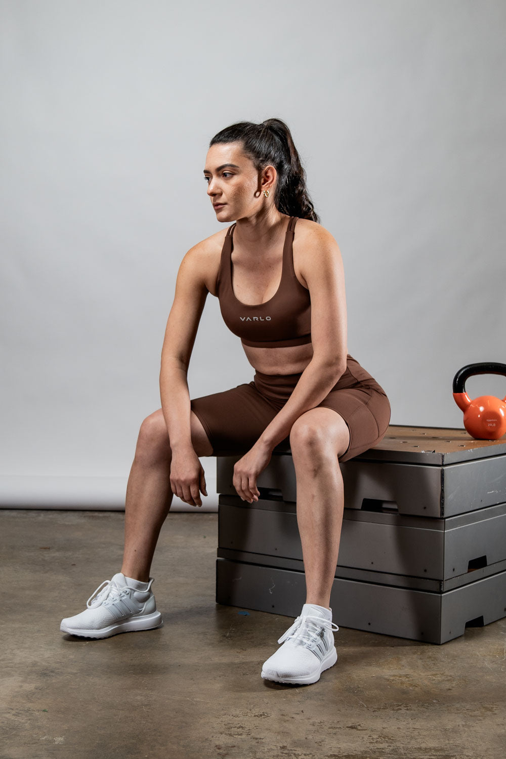 Varlo Women's SOHO Fitness Shorts 8" (City Mocha) — detail shot 8