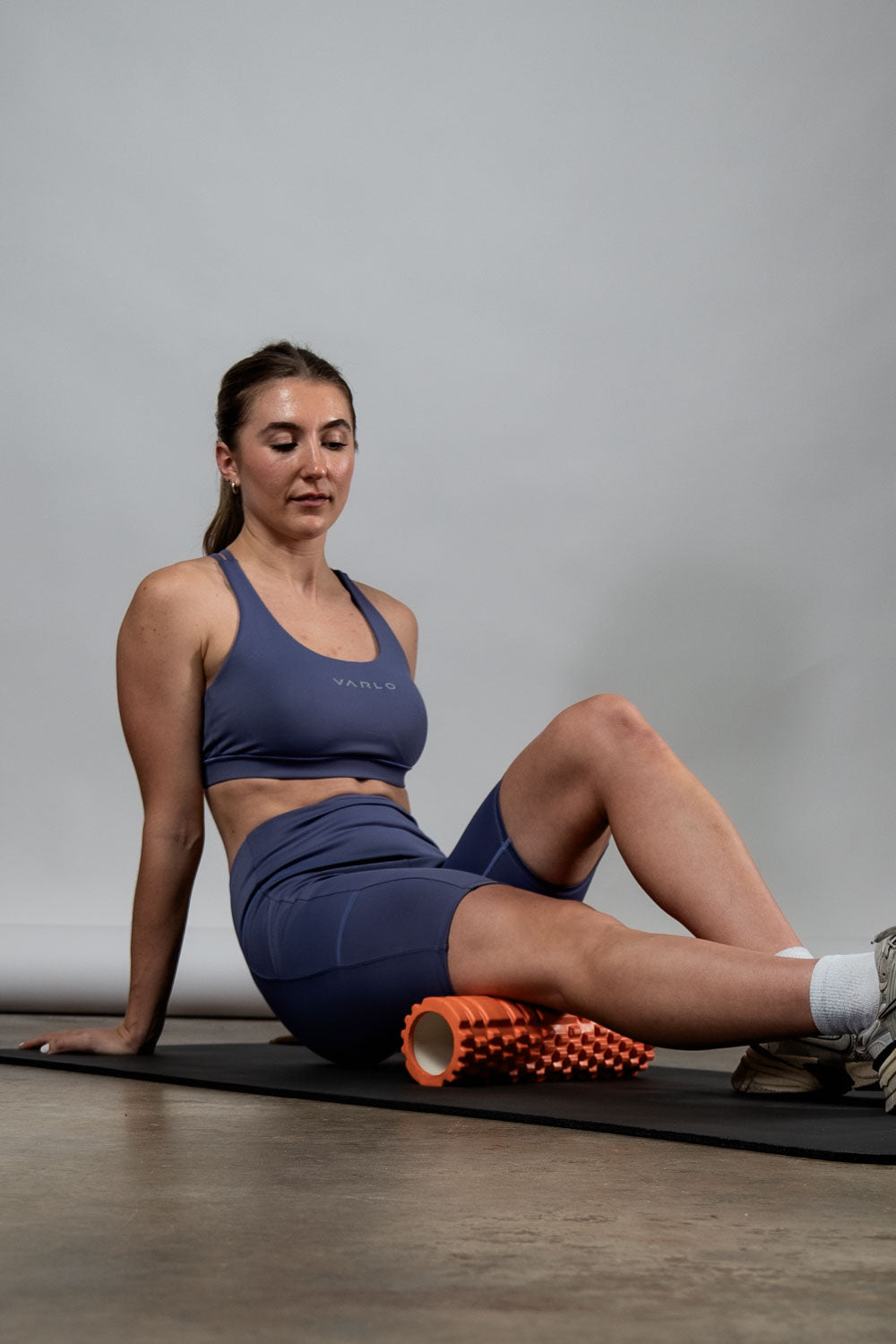 Varlo Women's SOHO Fitness Shorts 8" (Lilac Mist) — detail shot 7