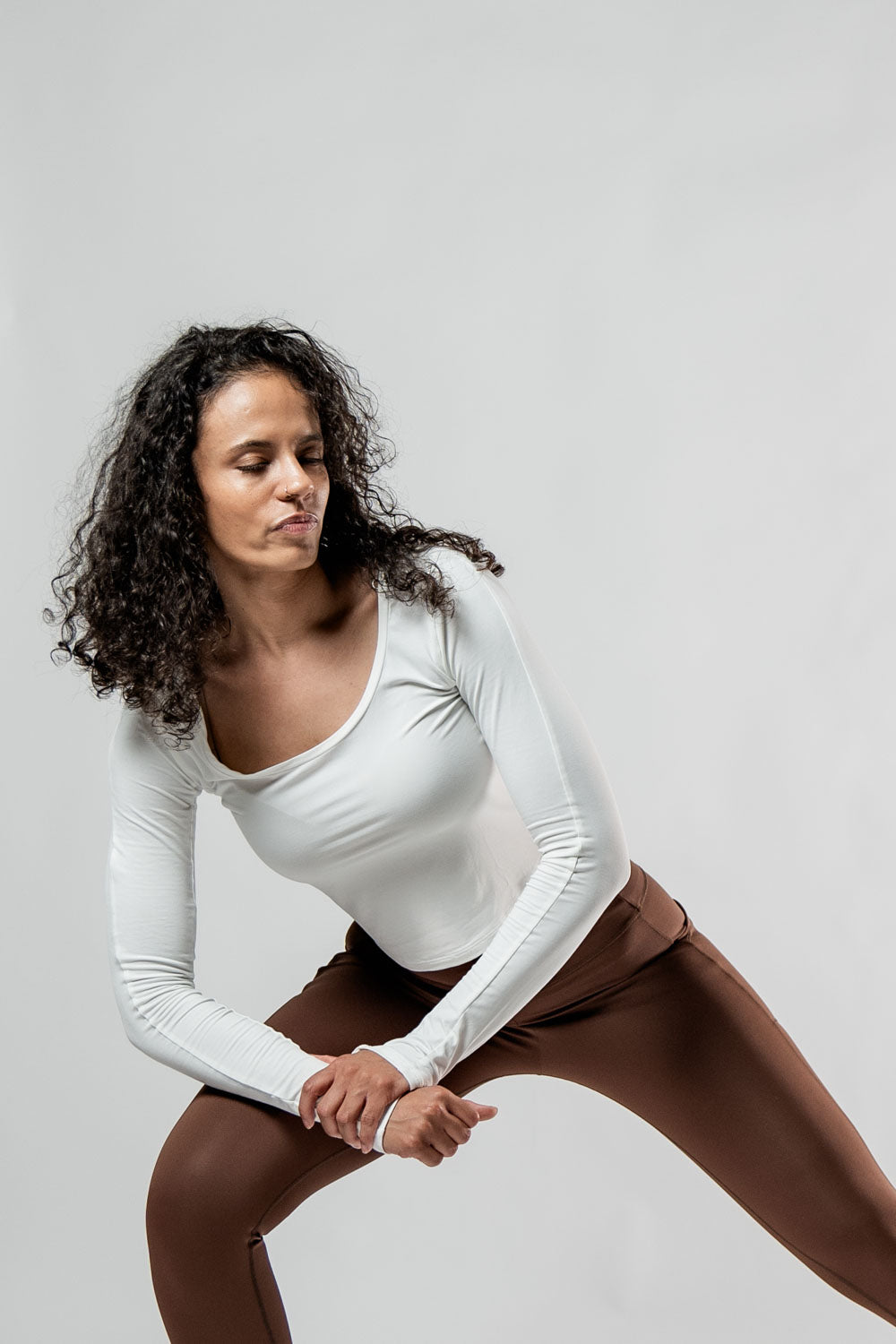 Varlo Women's Terra Recovery Arc Long Sleeve Crop (White) — feature highlight