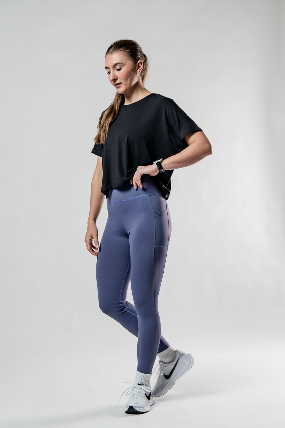 Varlo Women's Terra Recovery Drift Crop (Black) — fabric or material detail