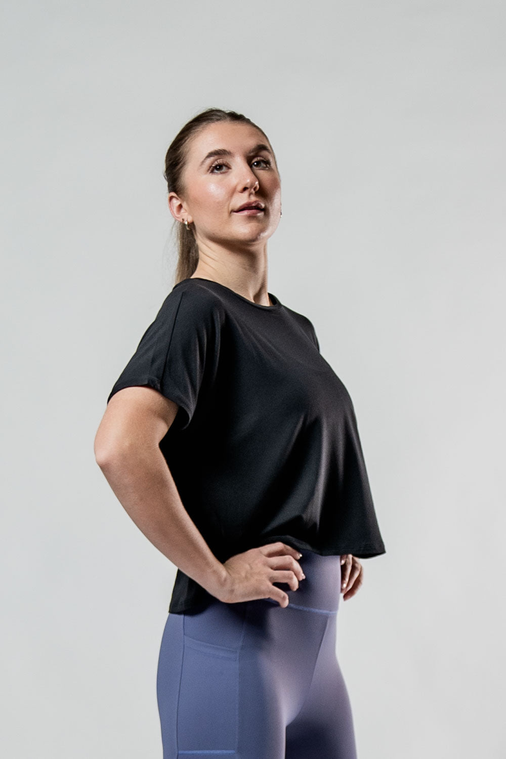 Varlo Women's Terra Recovery Drift Crop (Black) — size reference