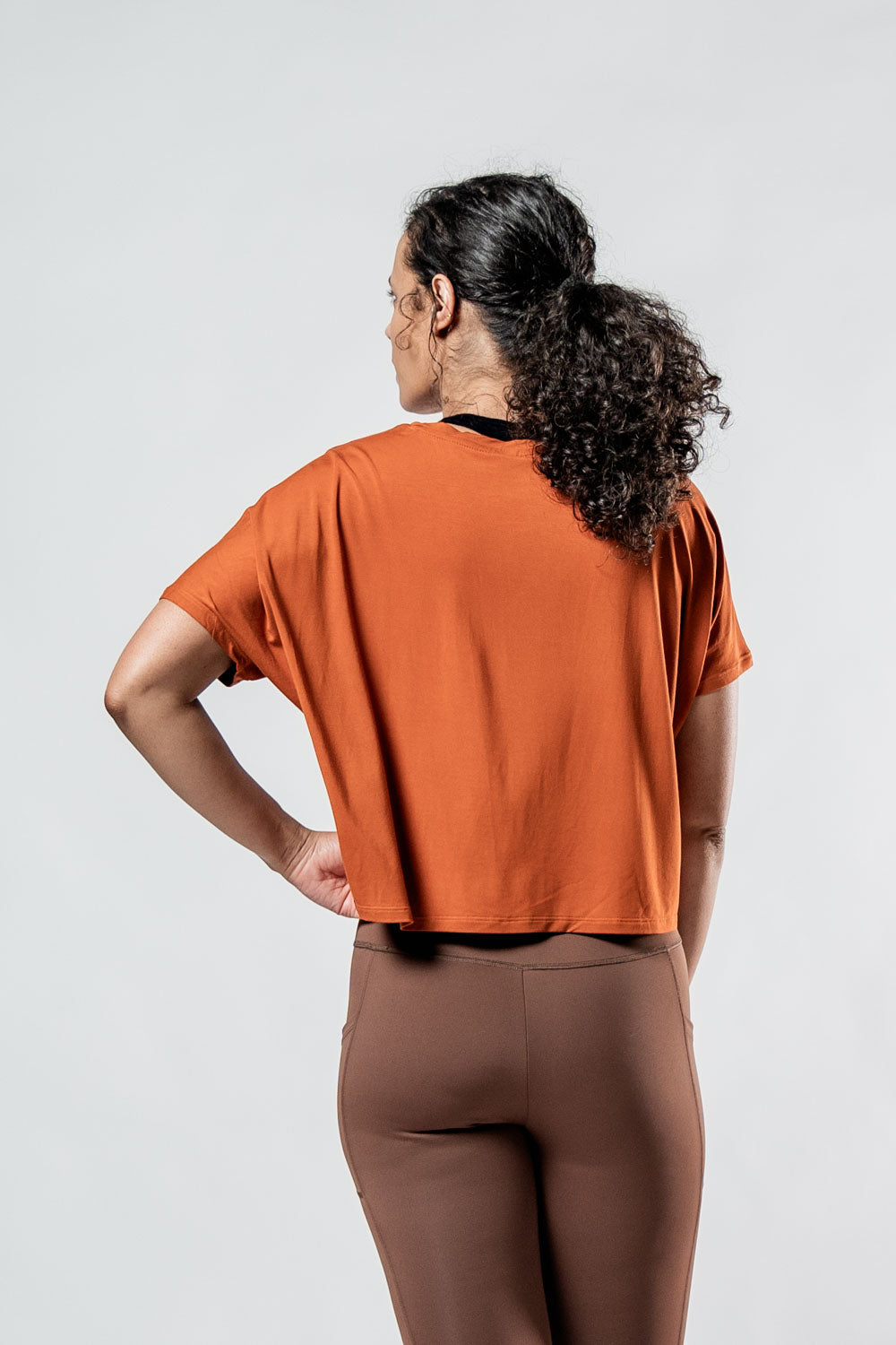 Varlo Varlo Women's Terra Recovery Drift Crop (Sunfire Clay) — feature highlight