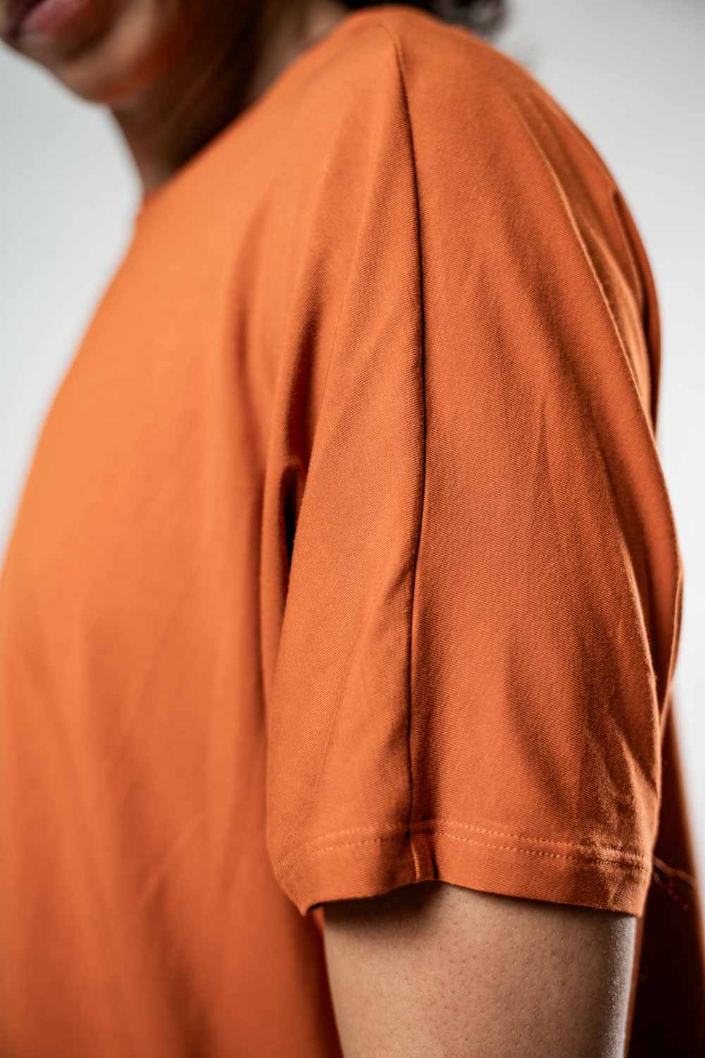 Varlo Women's Terra Recovery Drift Crop (Sunfire Clay) — detail shot 8