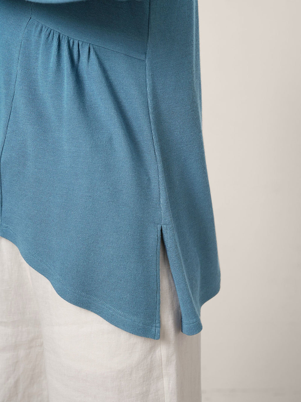 LINTICO Wool-Blend Sweetheart Pleated Long Sleeve Top AMBER — detail shot 7