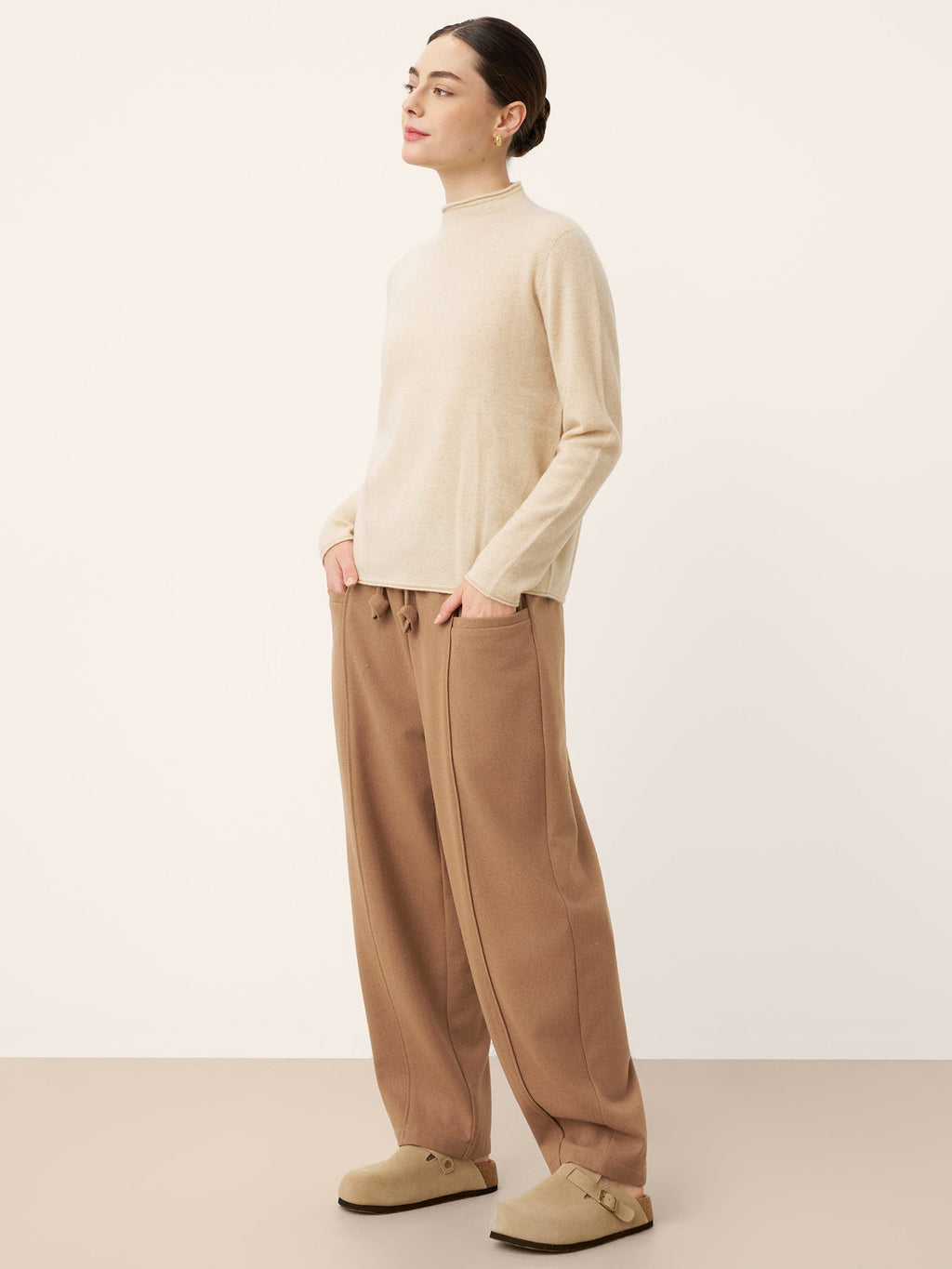 LINTICO Wool Drawstring Patch Pocket Pants PRISCILLA — detail shot 7