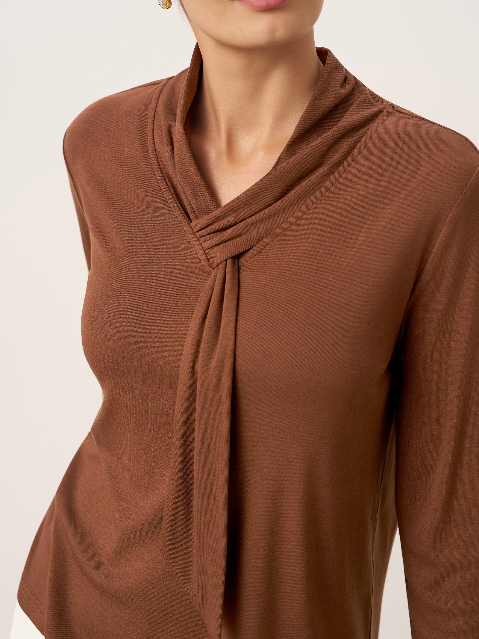 LINTICO Wool Scarf Collar Long Sleeve Top ALESSIA — detail shot 6