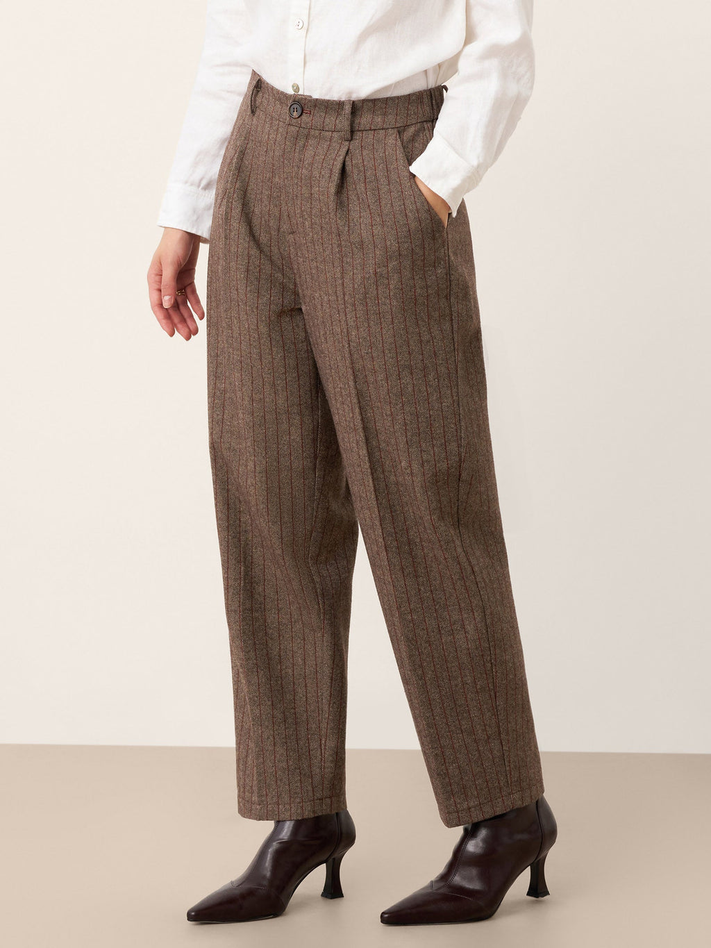 LINTICO LINTICO Wool Striped Tapered Tailored Trousers CASSIOPEIA — construction detail