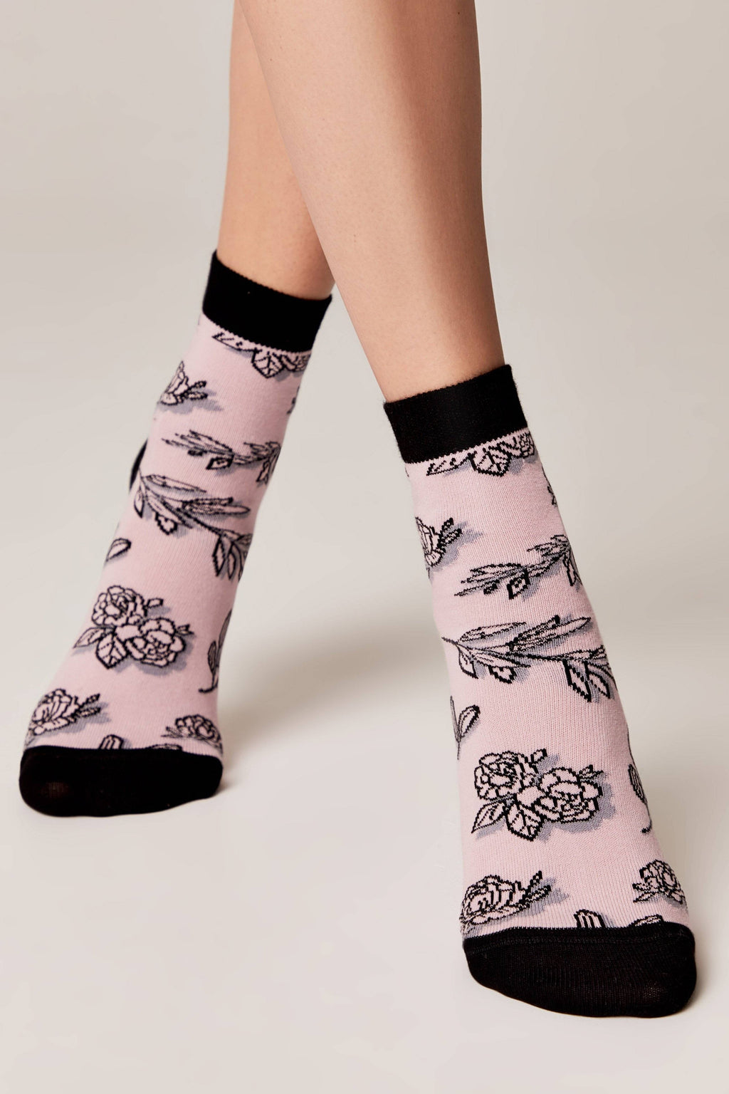 TheRanok.com Conte Cotton Socks Classic - 435 Flowers With Shadow — detail close-up