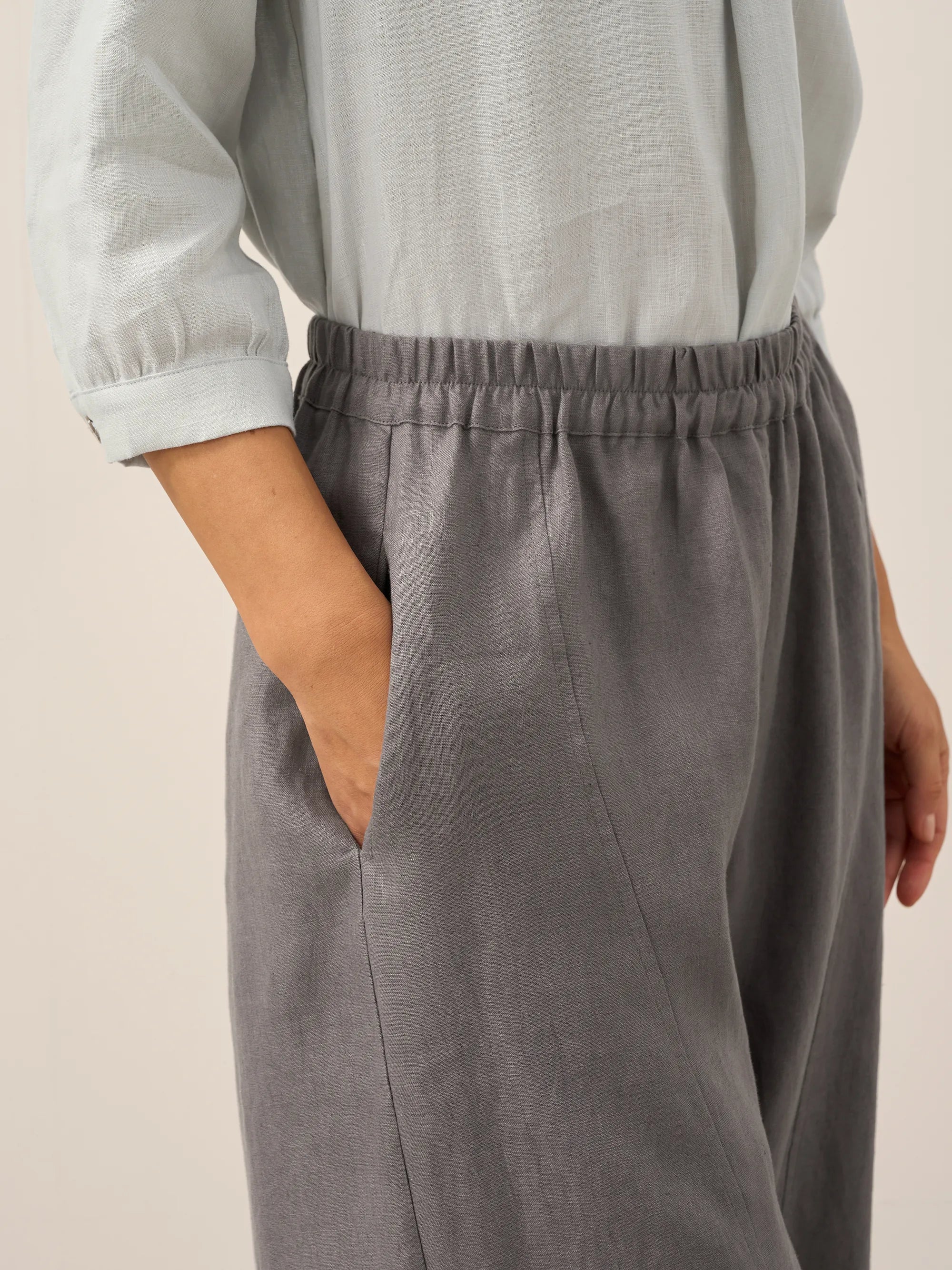 LINTICO 100% Linen Classic Ankle Pants ZOE — LINTICO branding close-up
