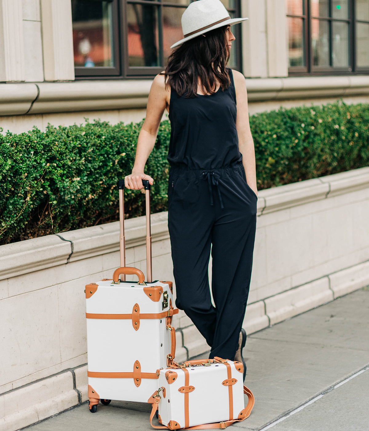 Minimalism Large Check-in Set - Train Case
