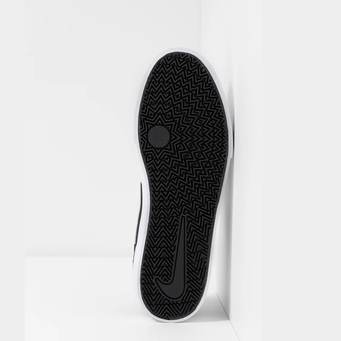 Nike Shoes SB Chron SLR - Black/White