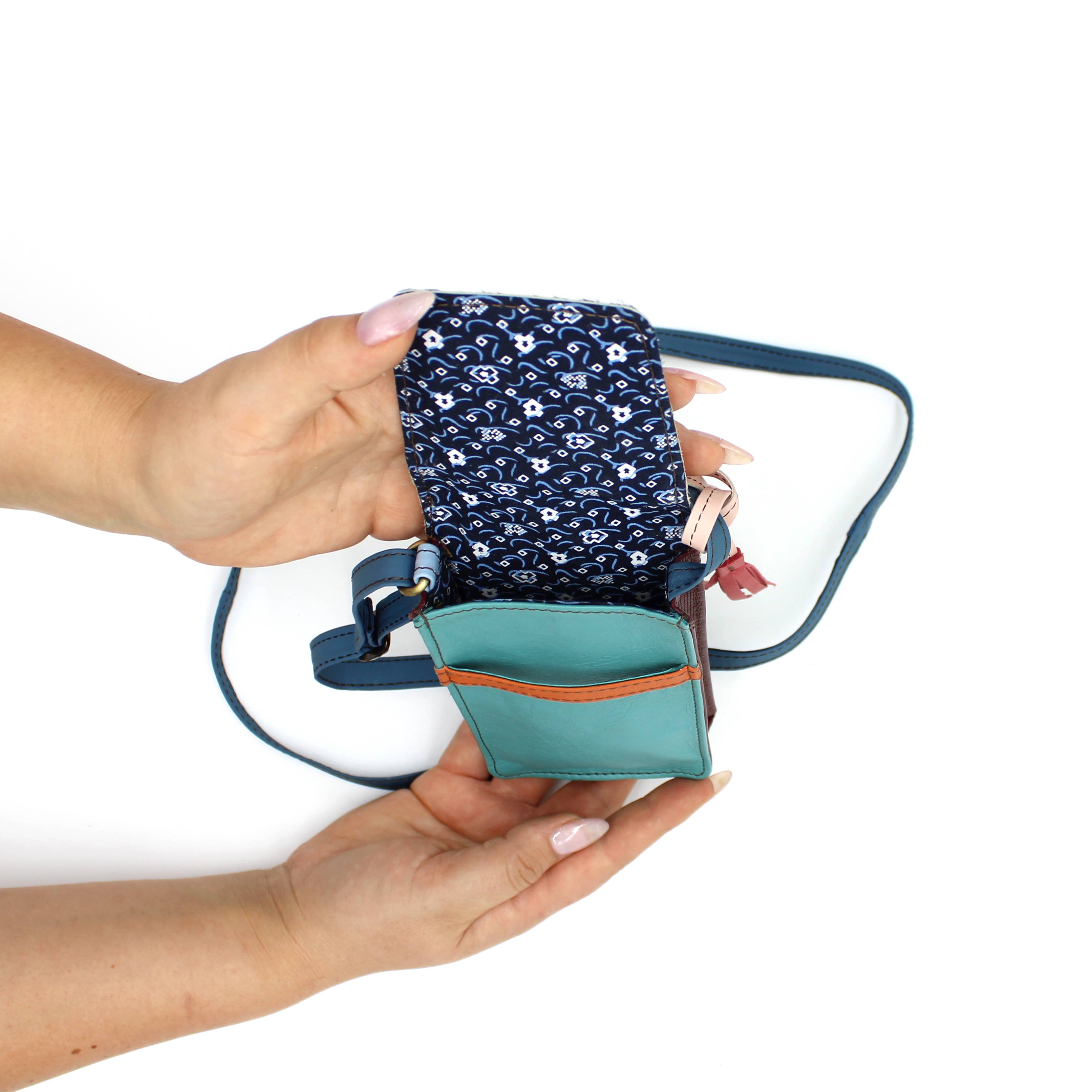 WONENA Soruka Erin Print · Leather Phone bag — lifestyle worn / used context