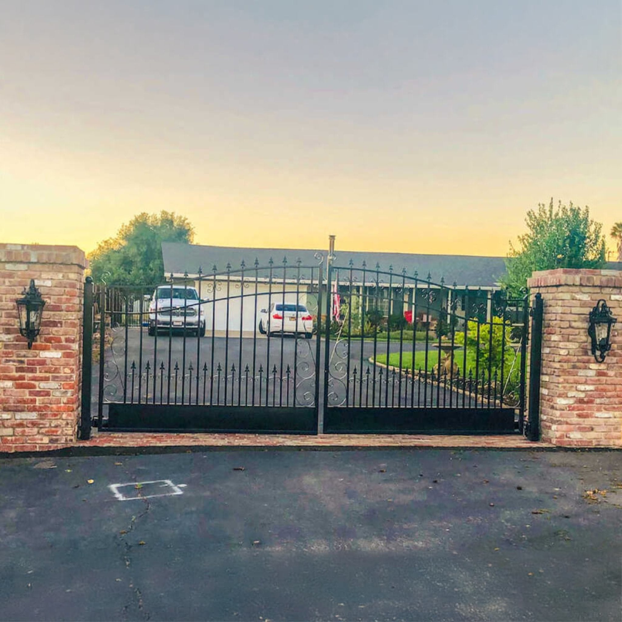 [12-18FT] Heavy-Duty Venice-Style Steel Dual-Swing Driveway Gate (SAK68025) – SAKSBY WHOLESALE, view 9