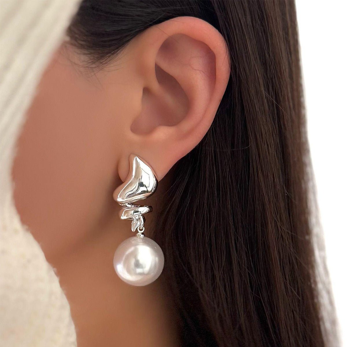 Mariam's Collection Artistic Asymmetric Pearl Drop Earrings (MAC325) — detail shot 10