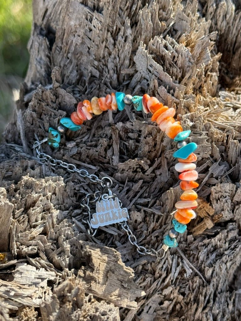 Wild Junkie Authentic Spiny Oyster Chip Bead Bracelet — main product shot