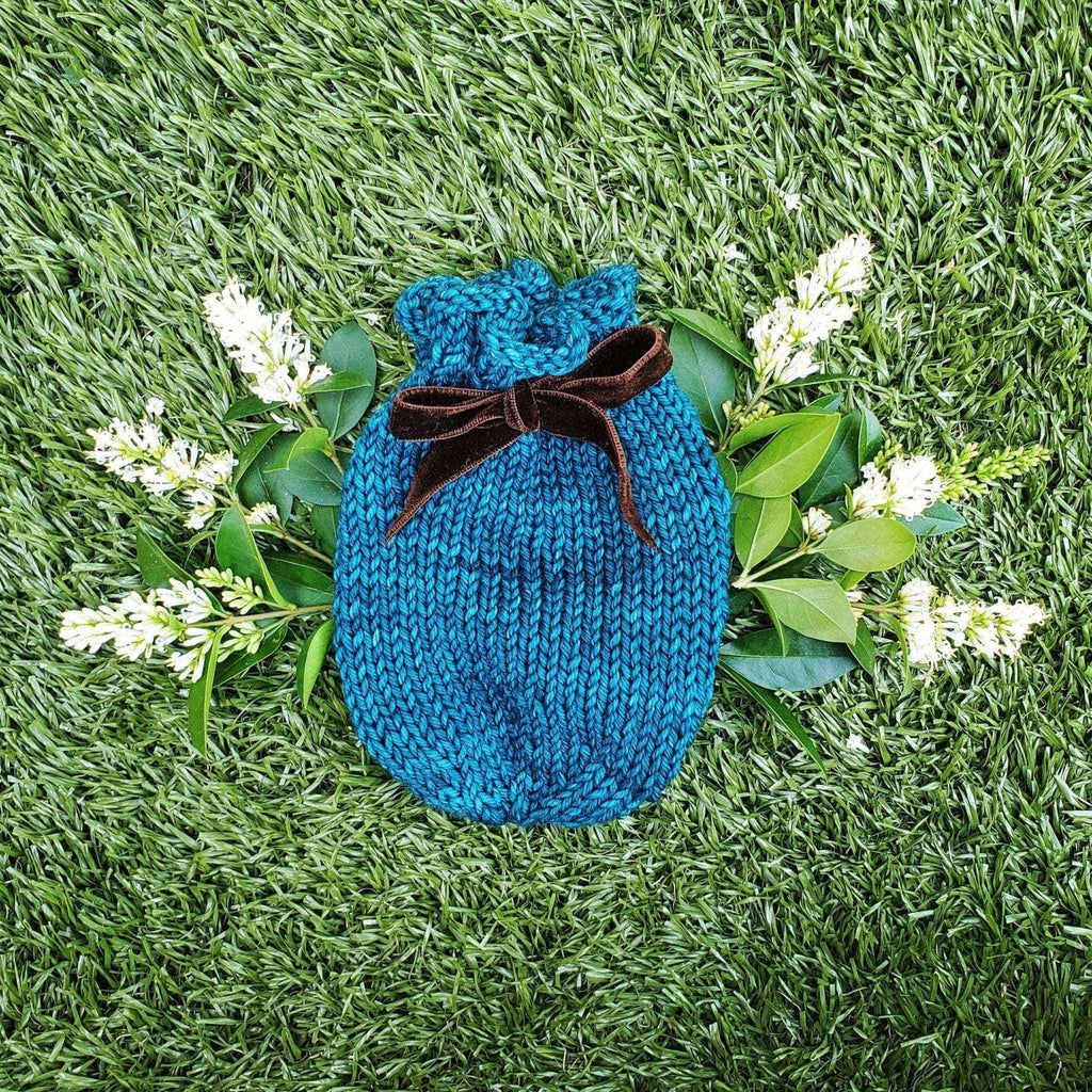 Darn Good Yarn Darn Good Yarn Avocado Sock Knitting Kit — main product shot