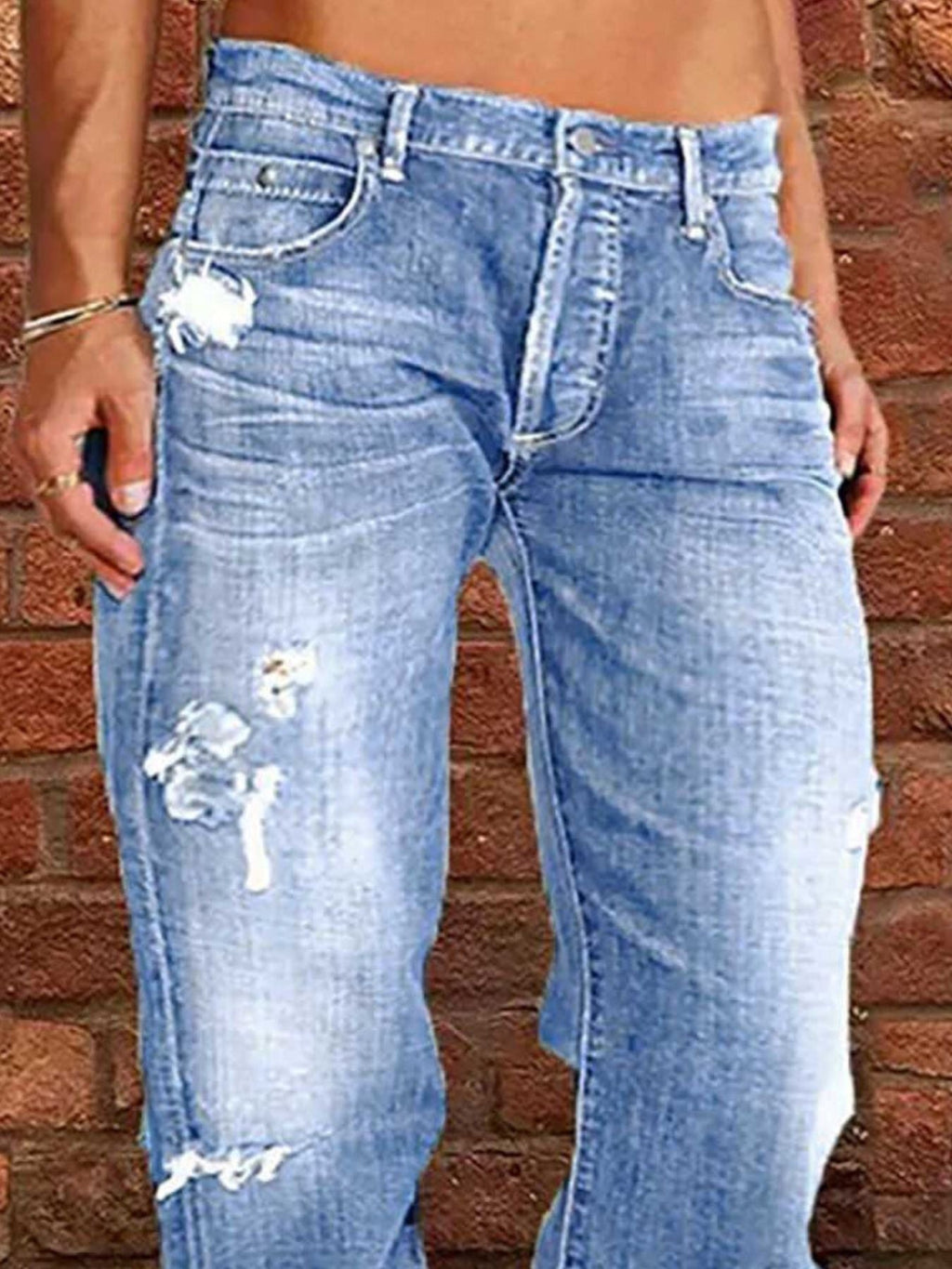 Distressed Loose Fit Jeans