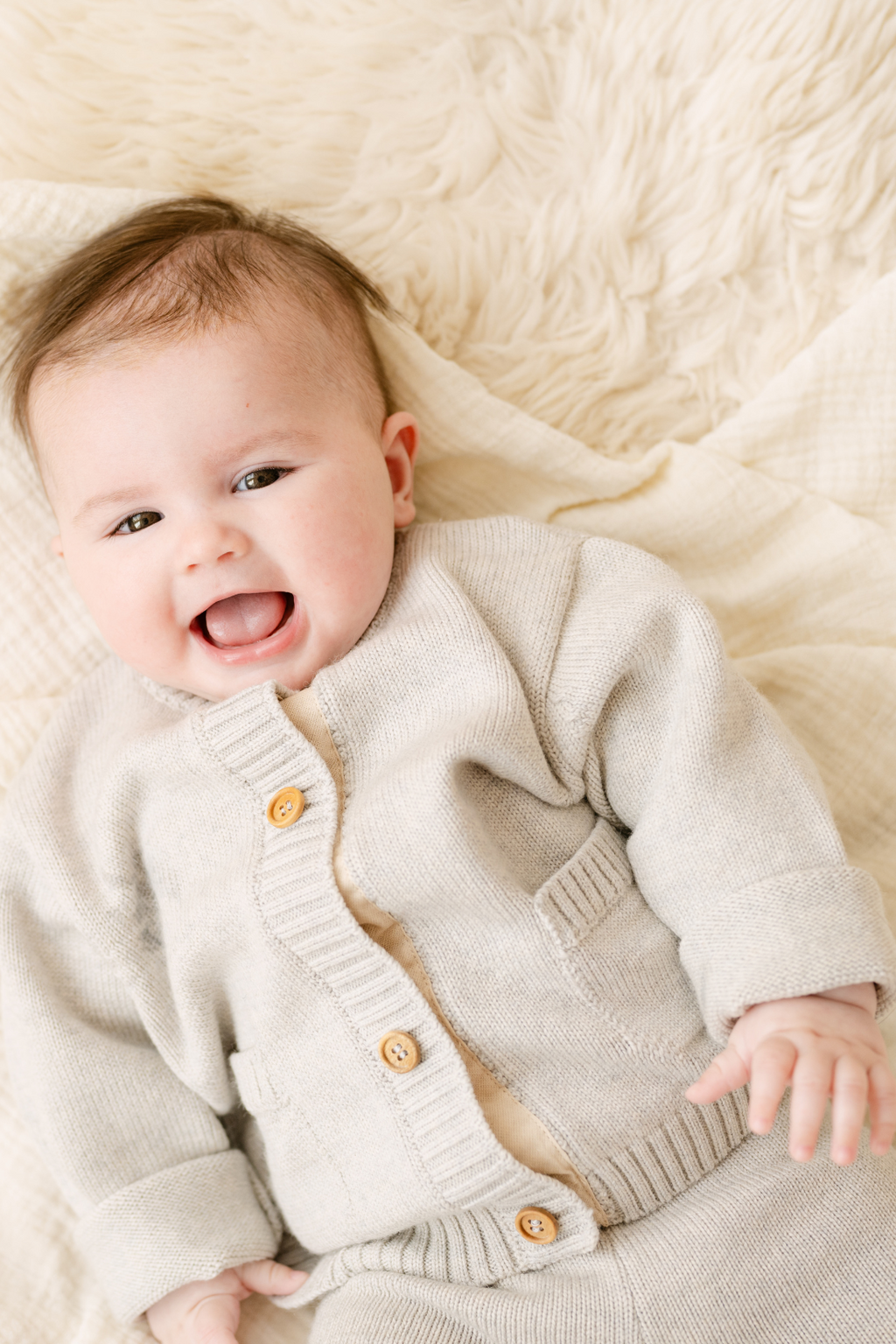 Dear Hayden Merino Wool Baby Gift Set in Light Heather Gray — side view
