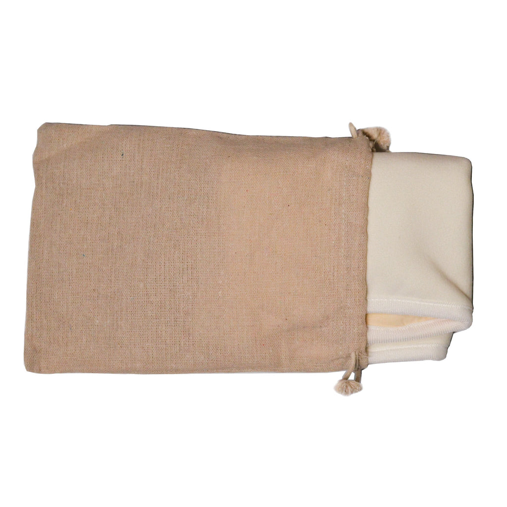 Pretty farm girl Organic Cotton Castor Oil Cloth Pack — lifestyle context