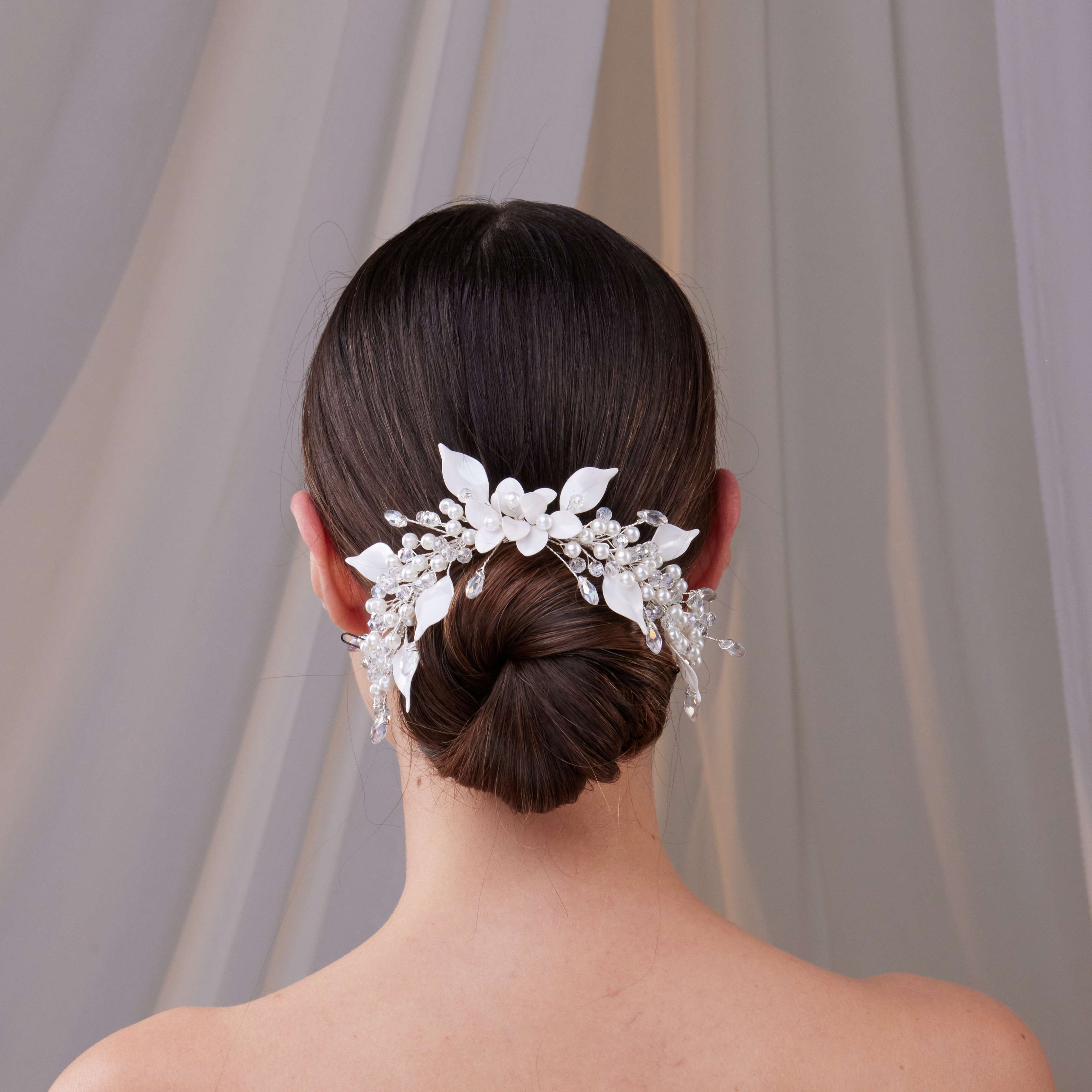 Elegant Resin Flower Hair Comb – Bridal Port