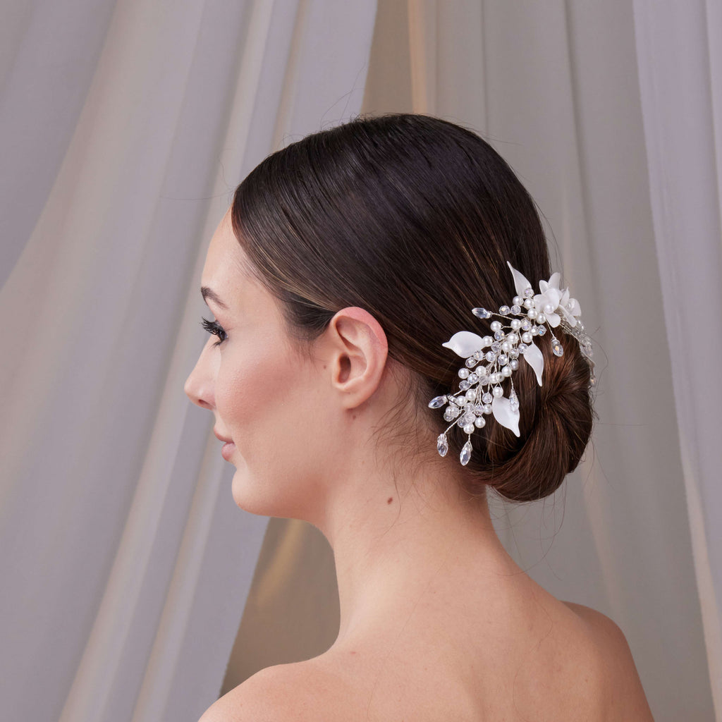 Elegant Resin Flower Hair Comb – Bridal Port, view 3