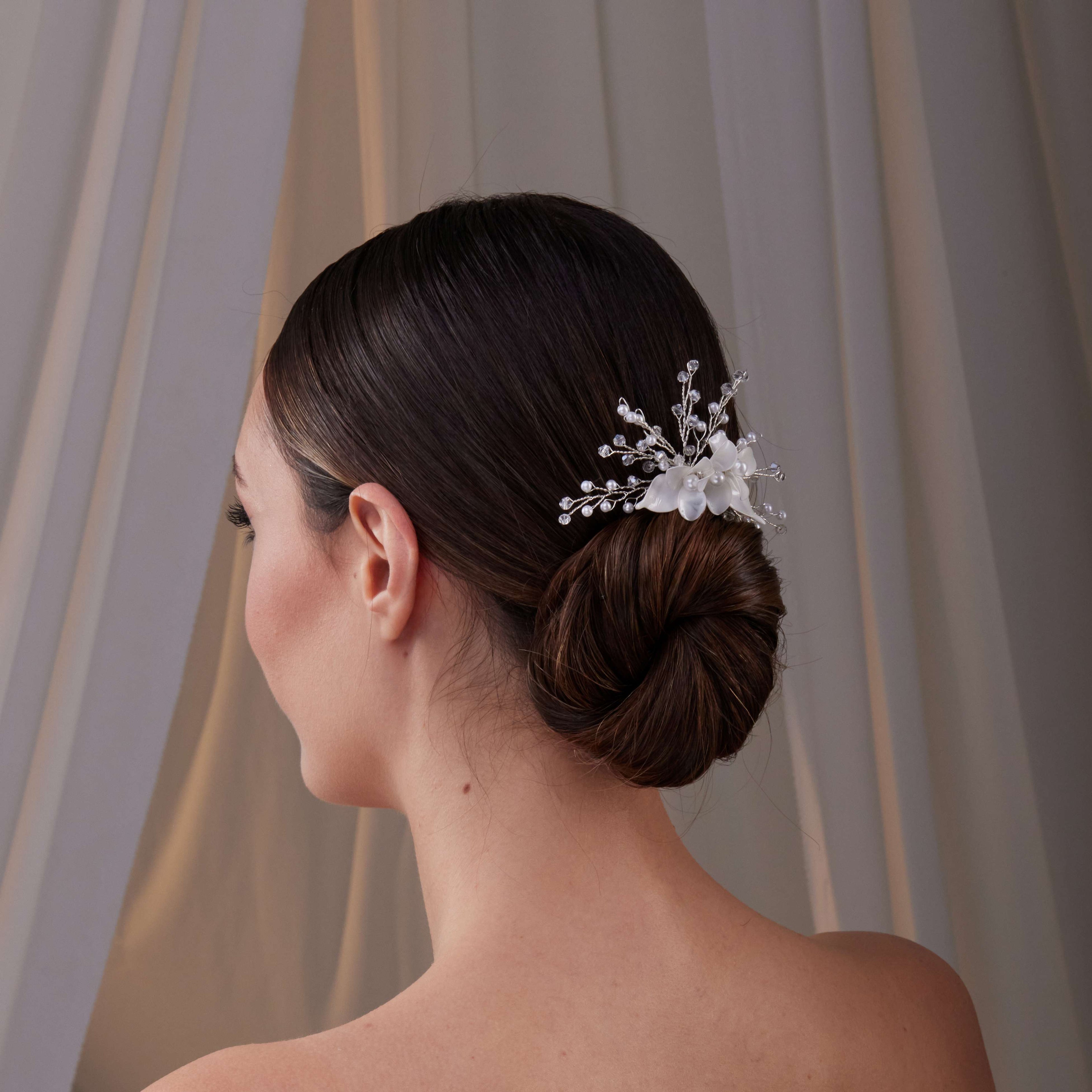 Elegant Resin Flower Wedding Hair Comb – Bridal Port, view 3
