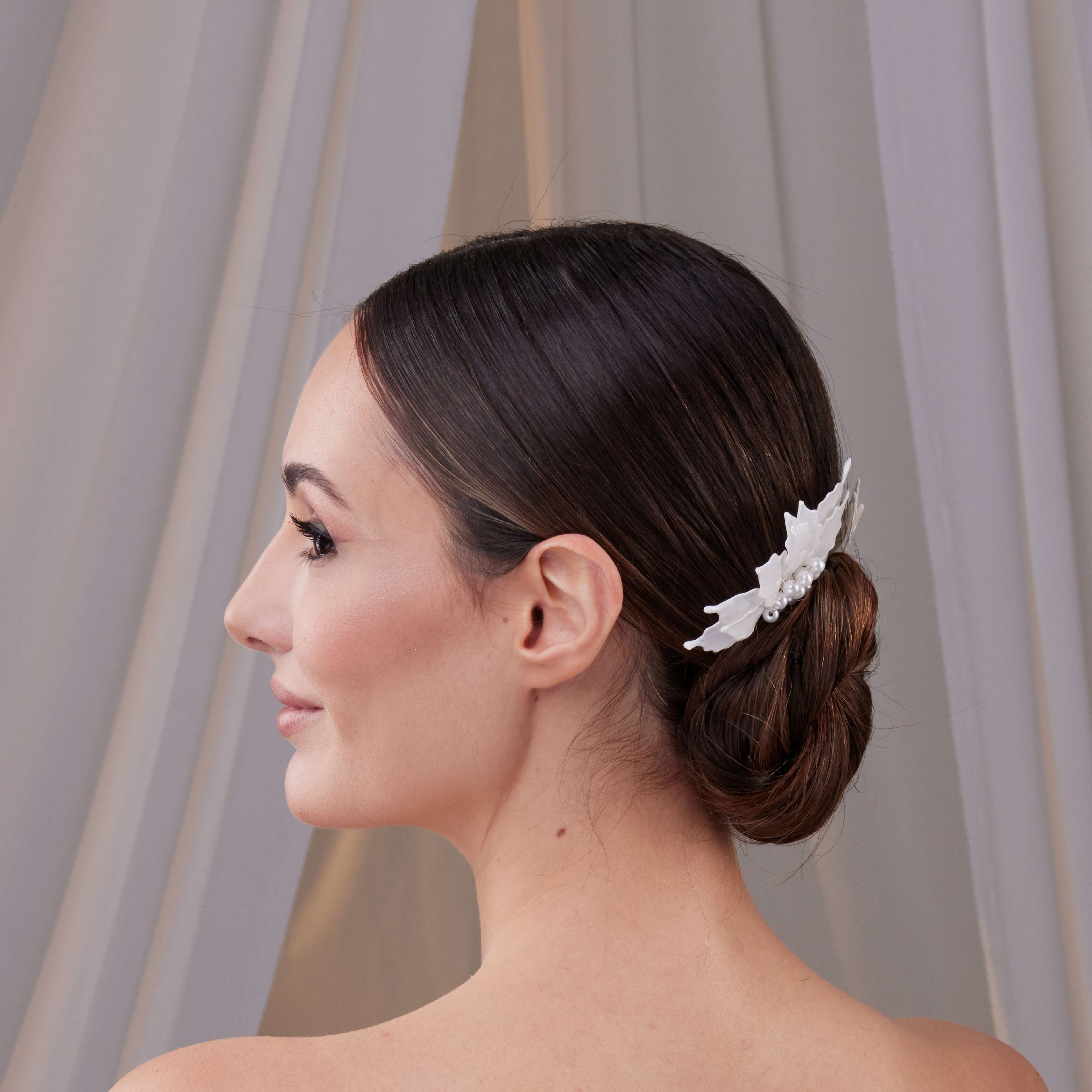 Two-Piece Resin Flower Wedding Hair Comb Set – Bridal Port, view 2