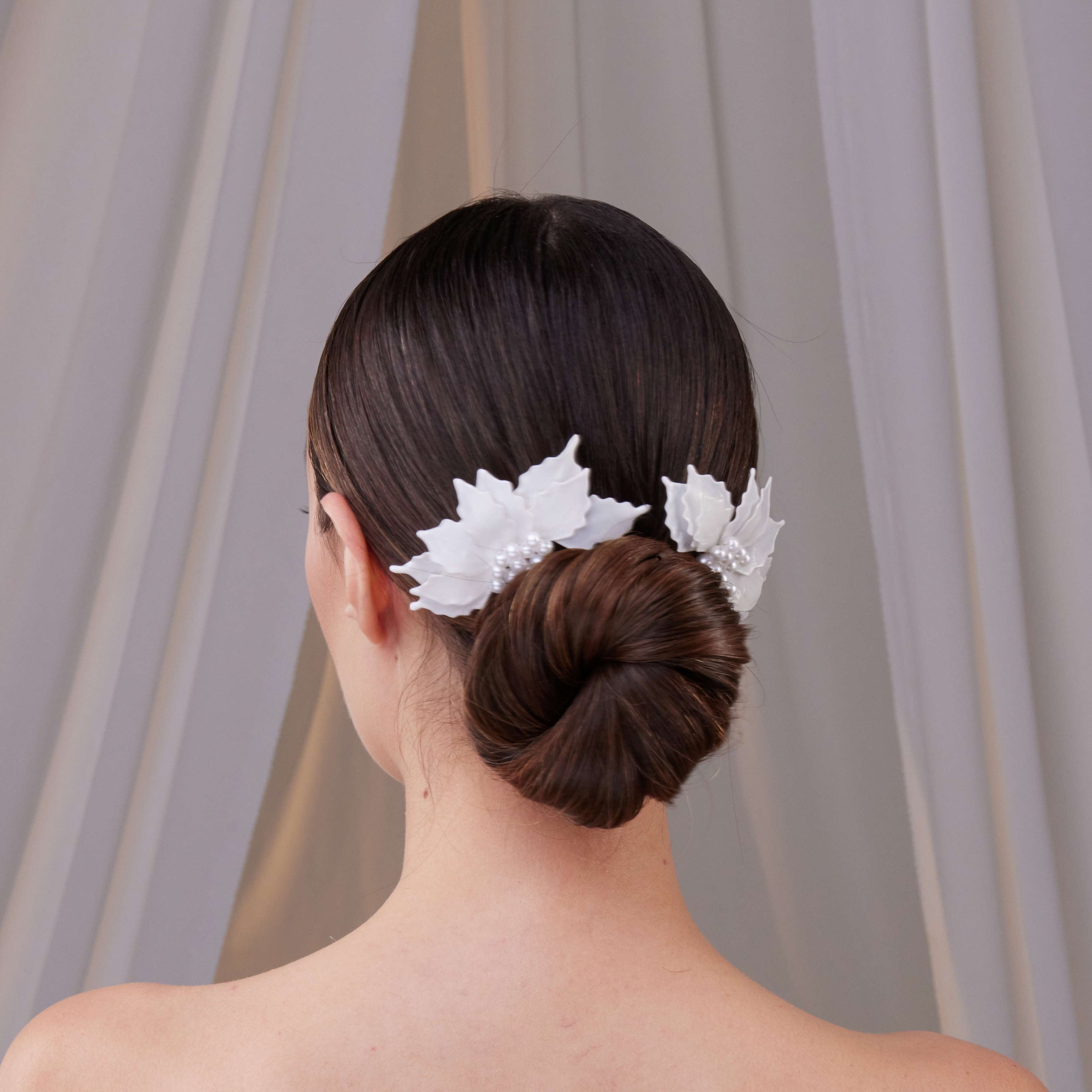 Two-Piece Resin Flower Wedding Hair Comb Set – Bridal Port, view 3