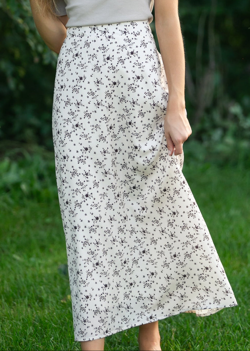 Inherit Co. Braylyn Brown Floral Midi Skirt — color detail