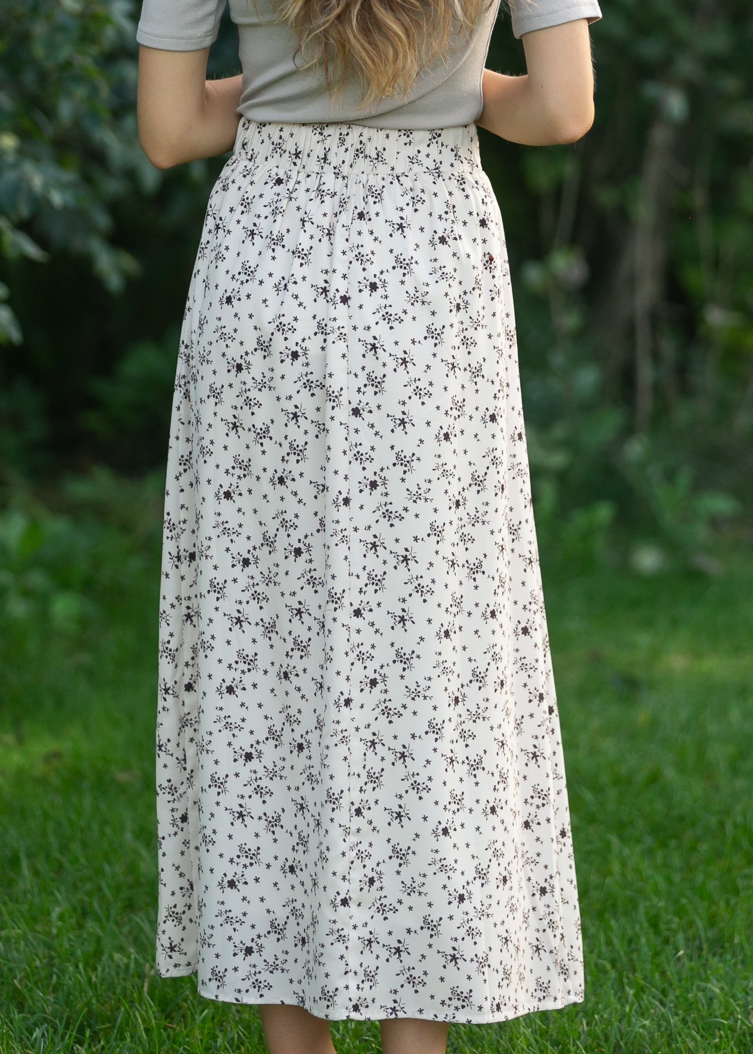 Inherit Co. Braylyn Brown Floral Midi Skirt — size reference